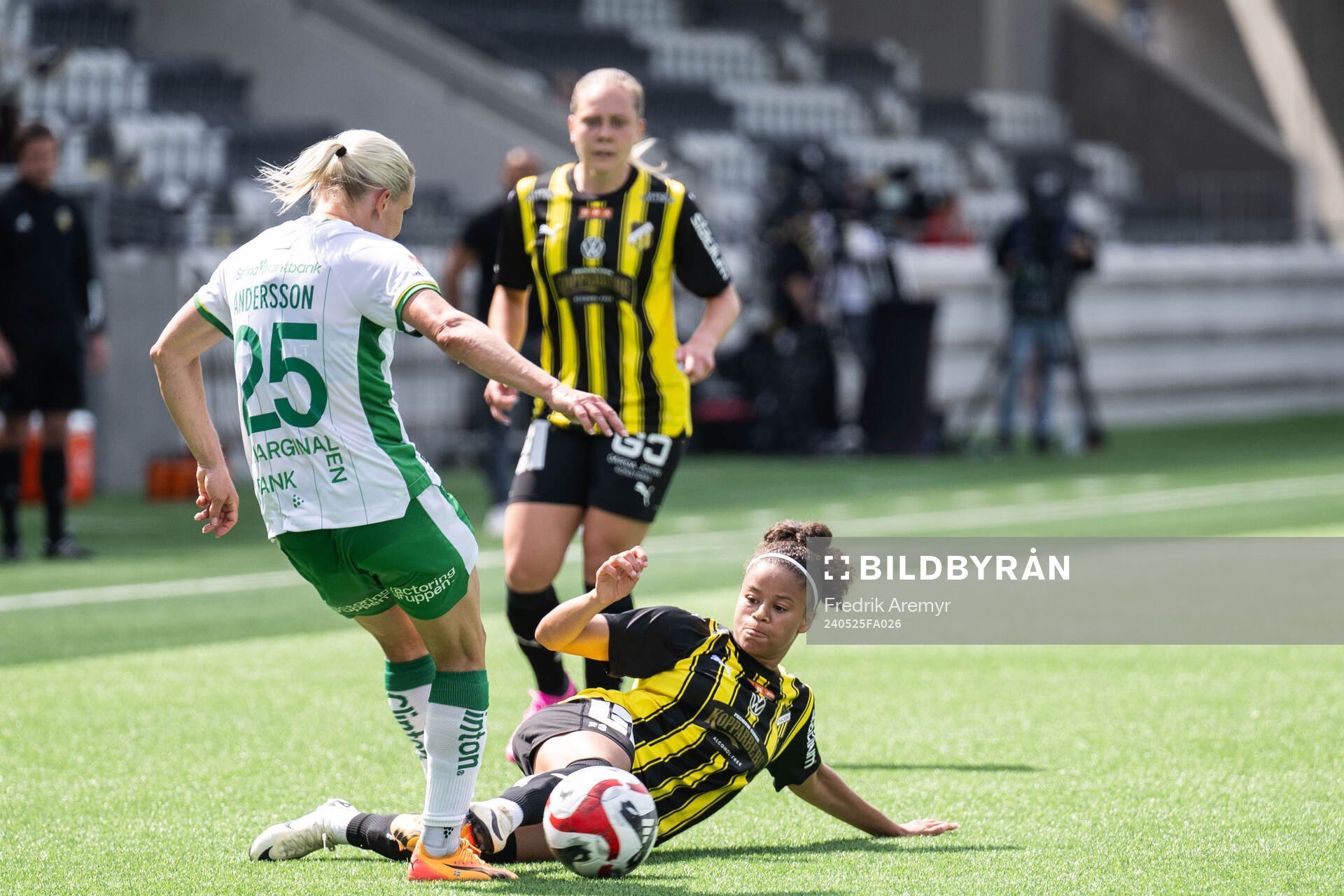 Hammarbys Jonna Andersson och Häckens Felicia Schröder