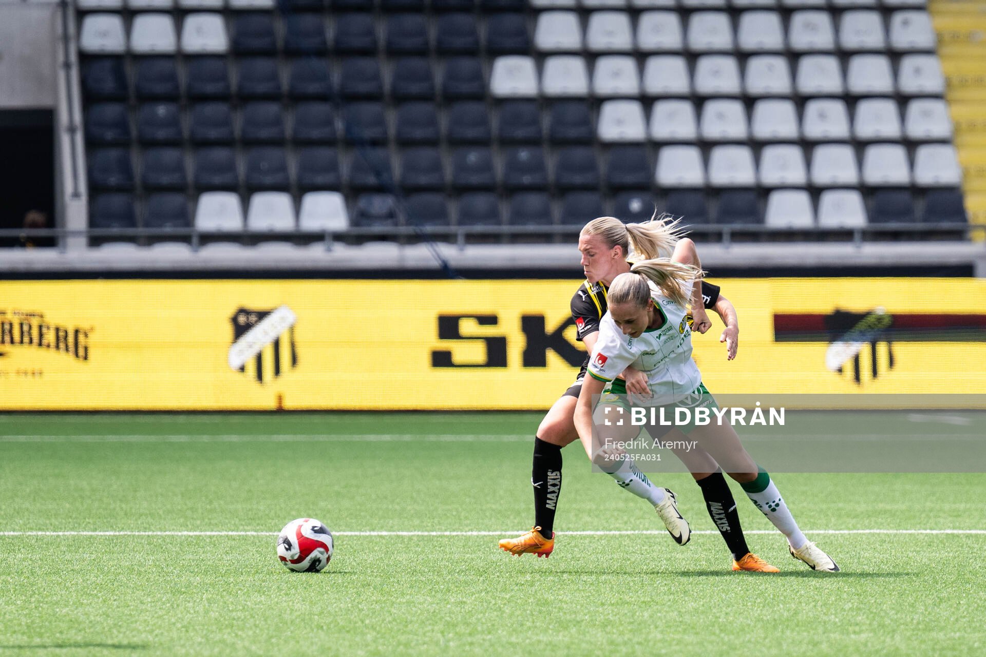 Häckens Josefine Rybrink och Hammarbys Ellen Wangerheim