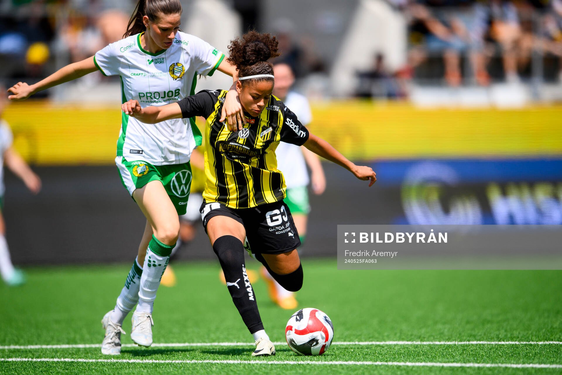 Hammarbys Bella Andersson och Häckens Felicia Schröder