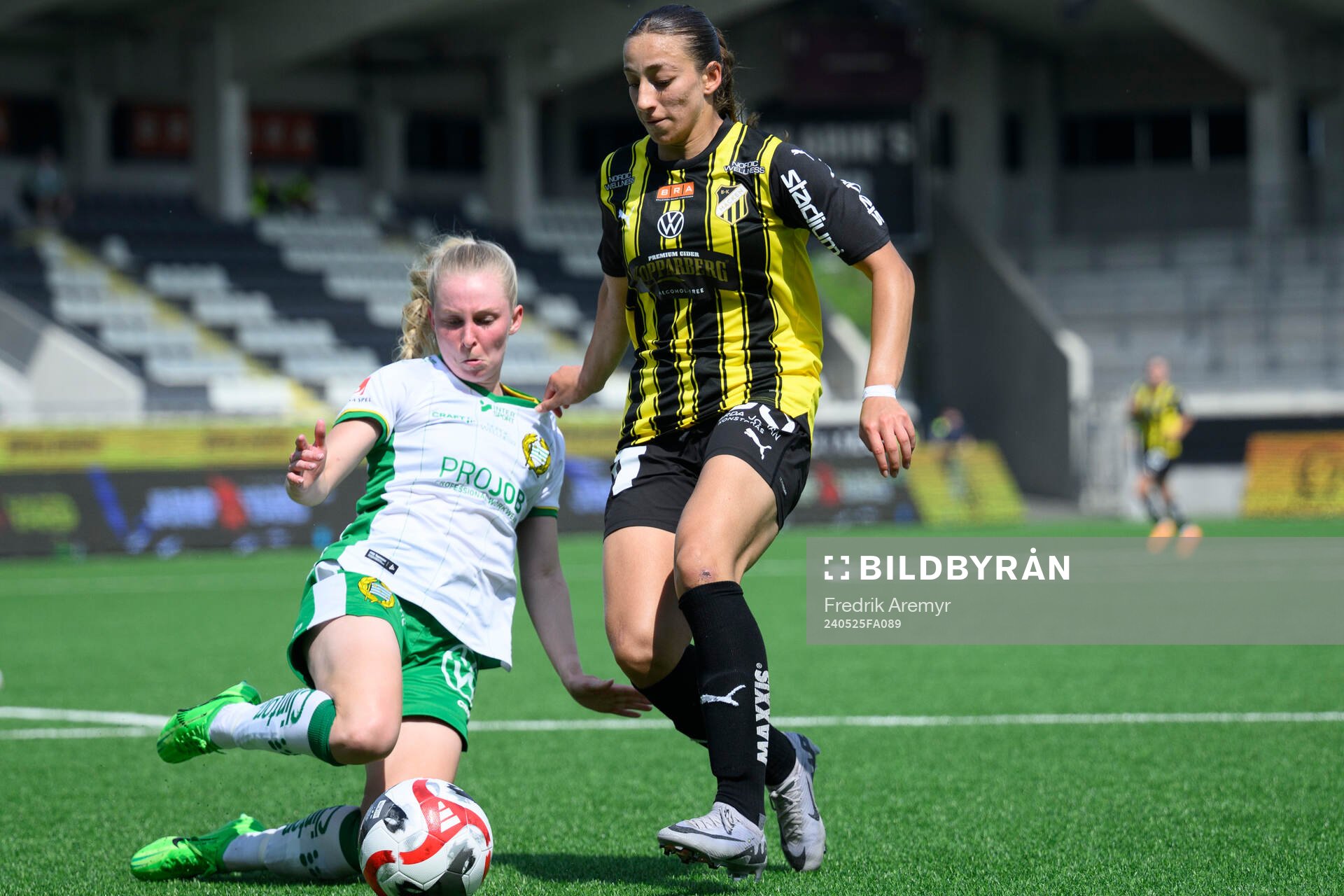 Hammarbys Emilie Joramo och Häckens Rusul Rosa Kafaji