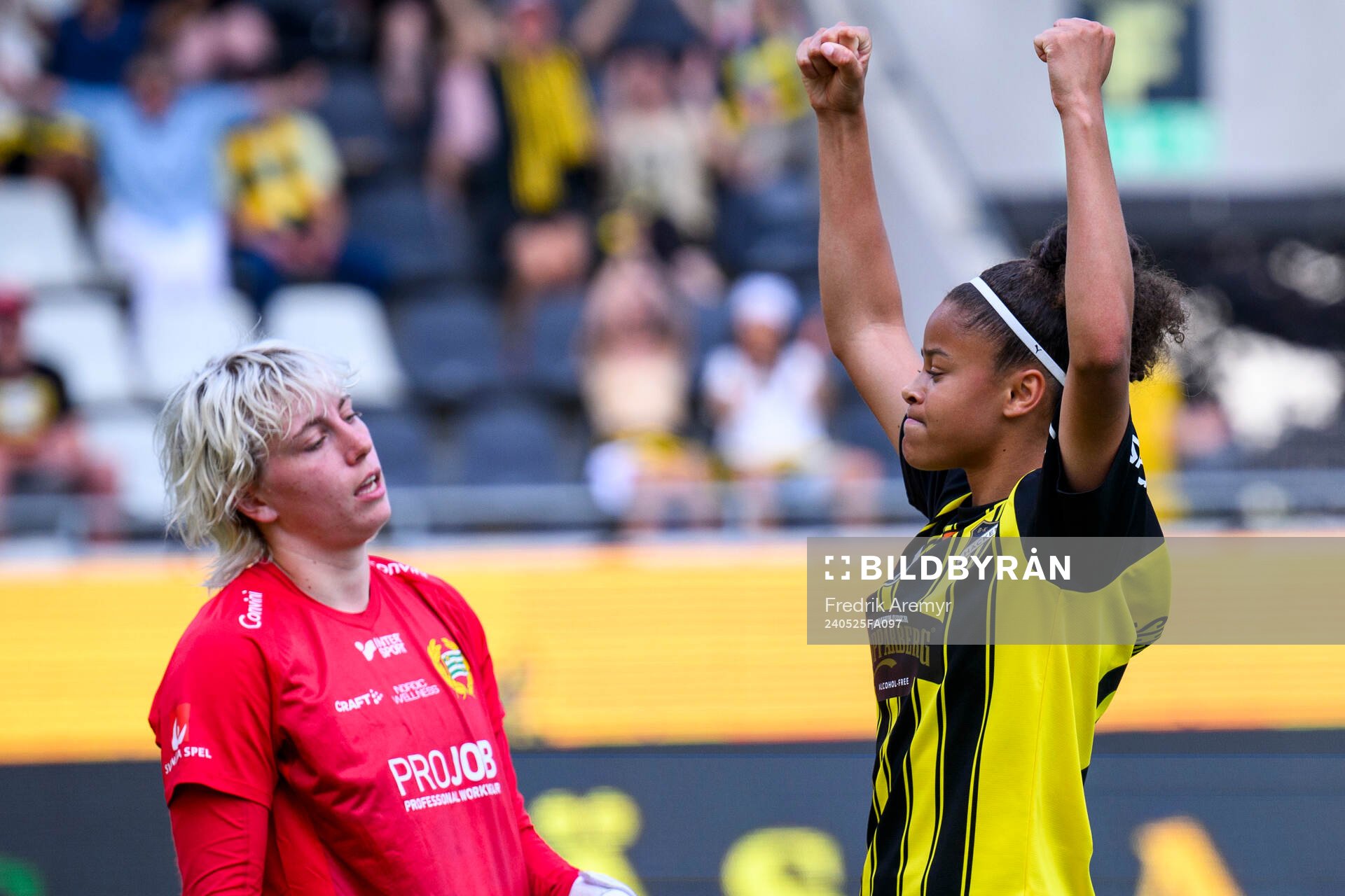Moa Edrud deppar och Felicia Schröder jublar