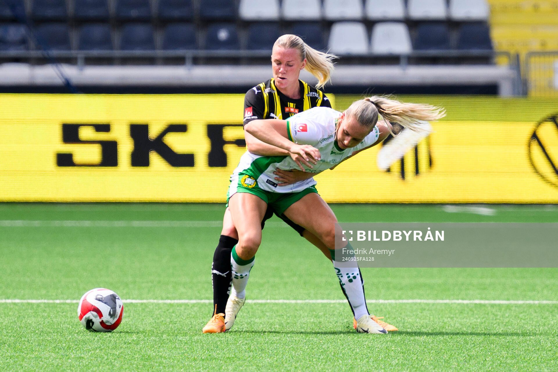 Häckens Josefine Rybrink och Hammarbys Ellen Wangerheim