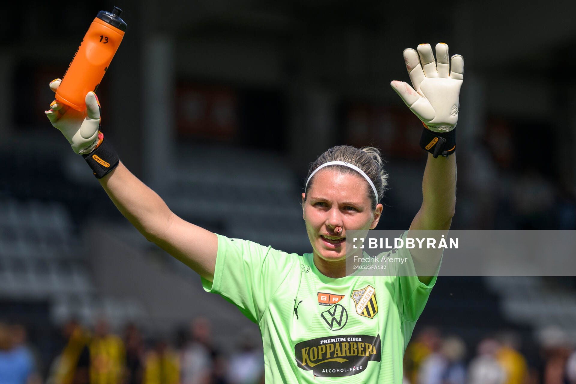 Häckens målvakt Jennifer Falk jublar efter fotbollsmatchen i Damallsvenskan mellan Häcken och Hammarby den 25 maj 2024 i Göteborg. 
