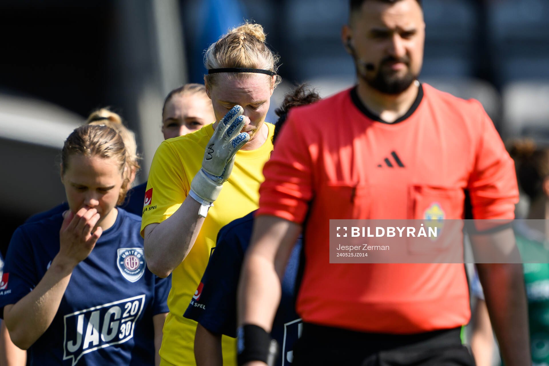 Eskilstuna Uniteds Hedvig Lindahl med tårar i ögonen