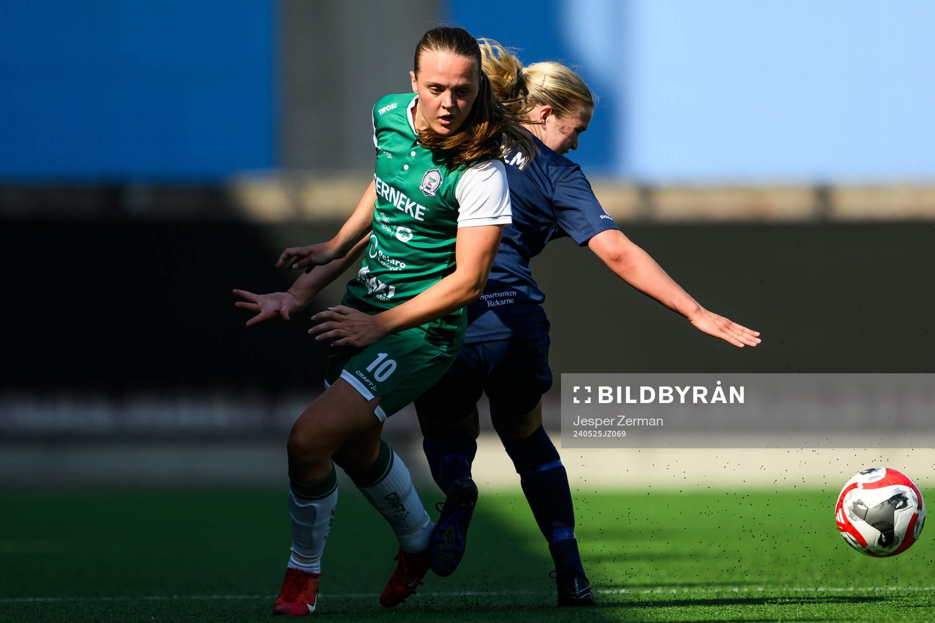 Alingsås Alma Öberg och Eskilstuna Uniteds Agnes Vigholm