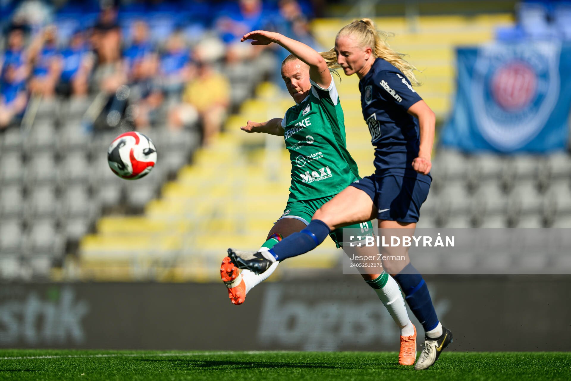 Alingsås Josefin Johansson och Eskilstuna Uniteds Astrid