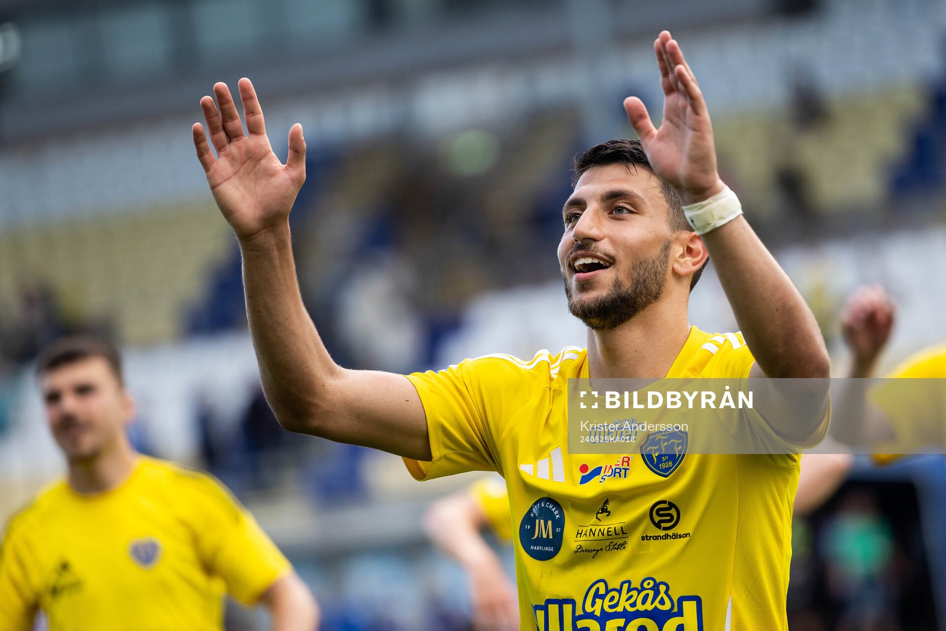 Falkenbergs Leonardo Farah Shahin jublar