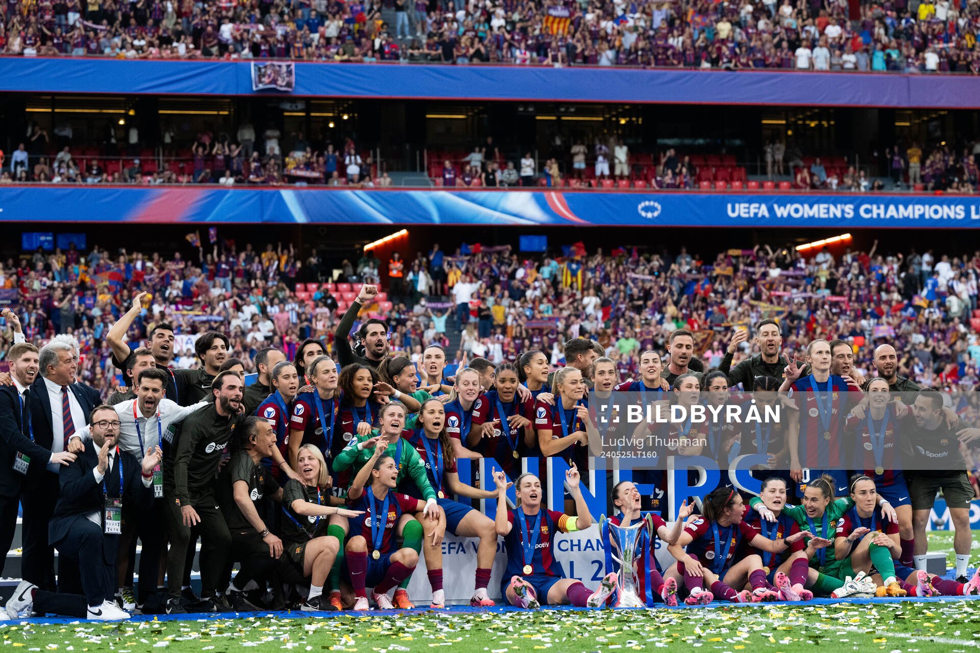 Players of Barcelona celebrate