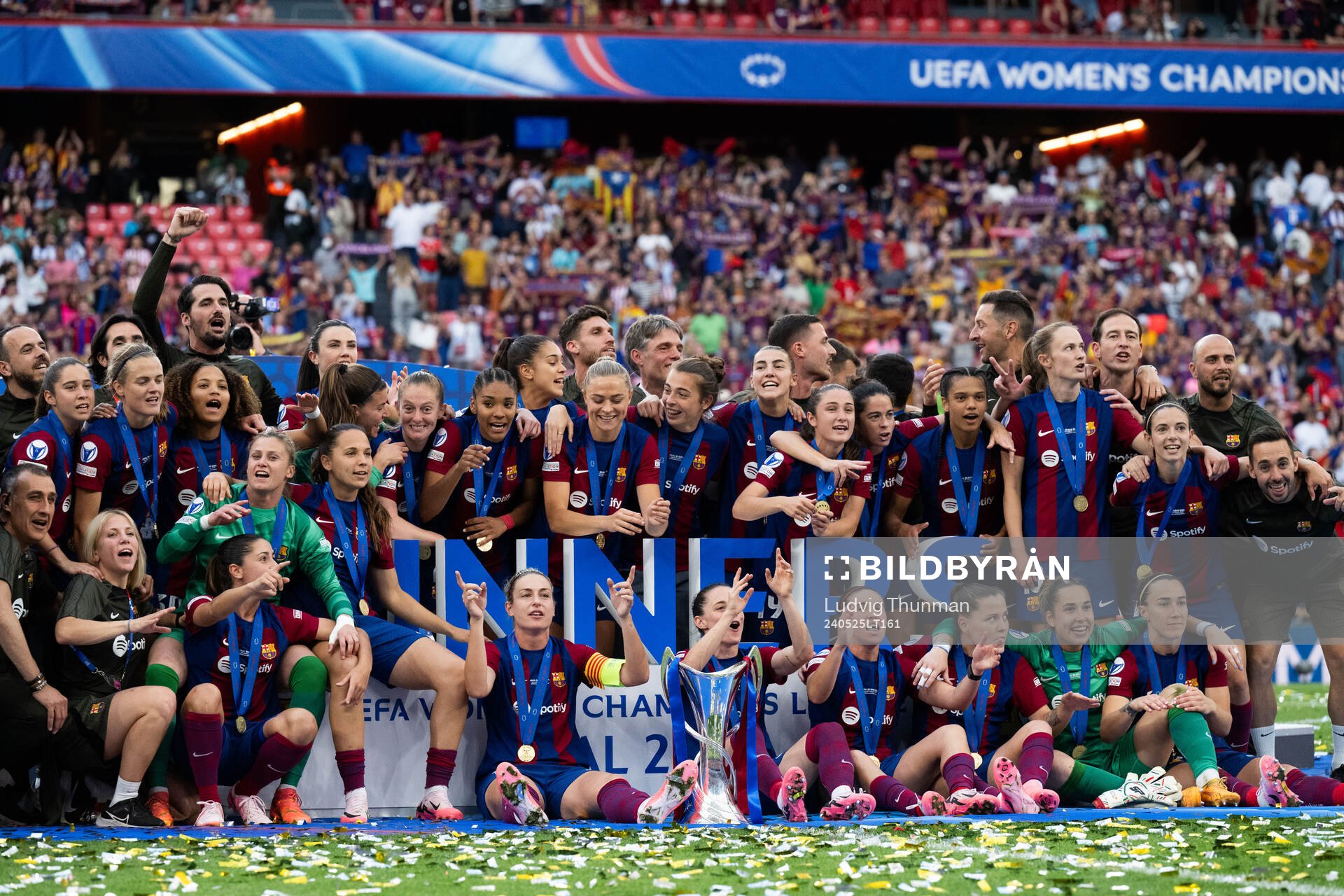 Players of Barcelona celebrate