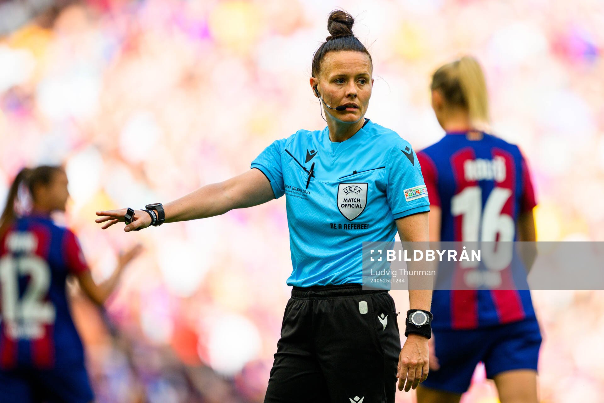 Referee Rebecca Welch