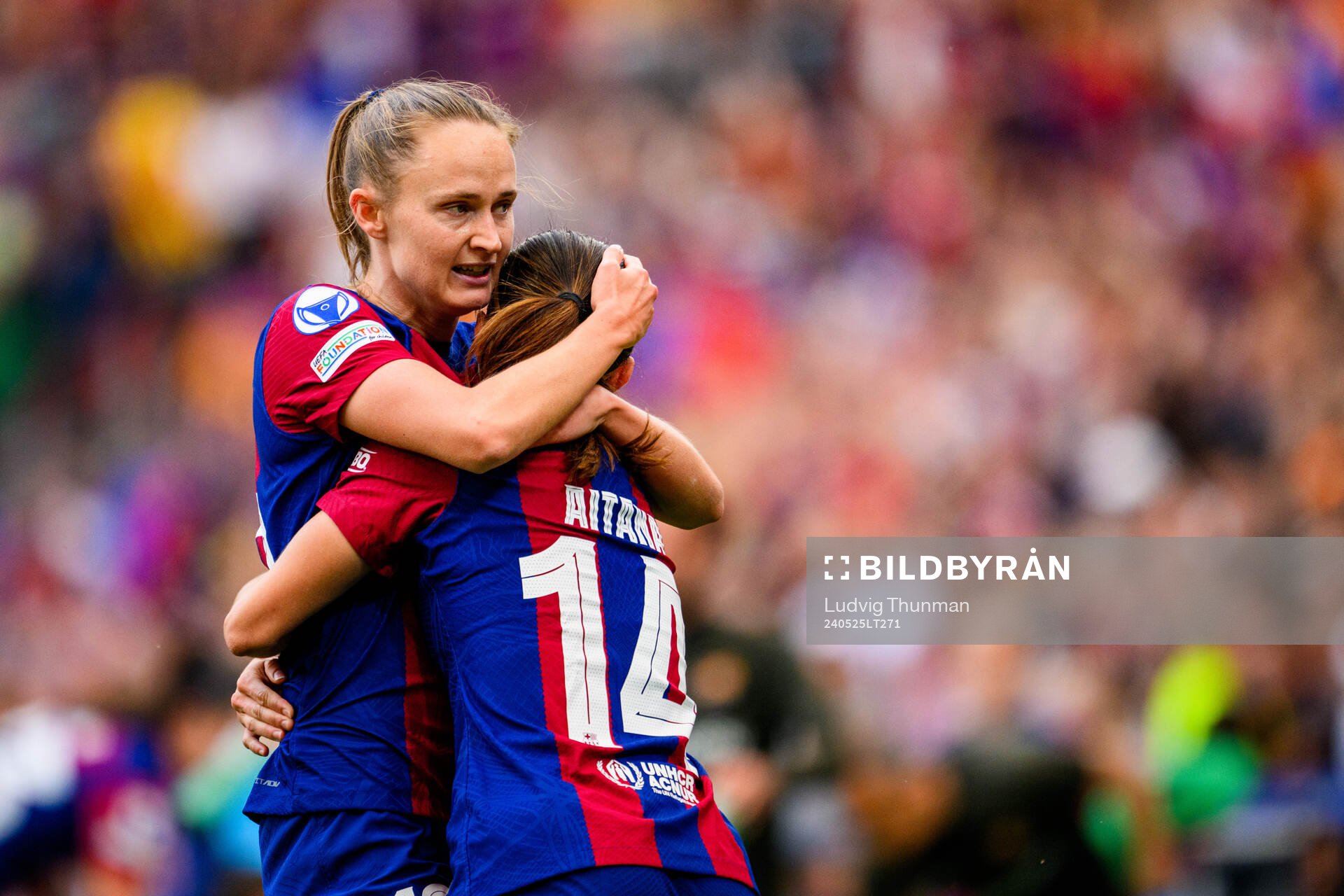 Caroline Graham Hansen of Barcelona celebrates with Aitana