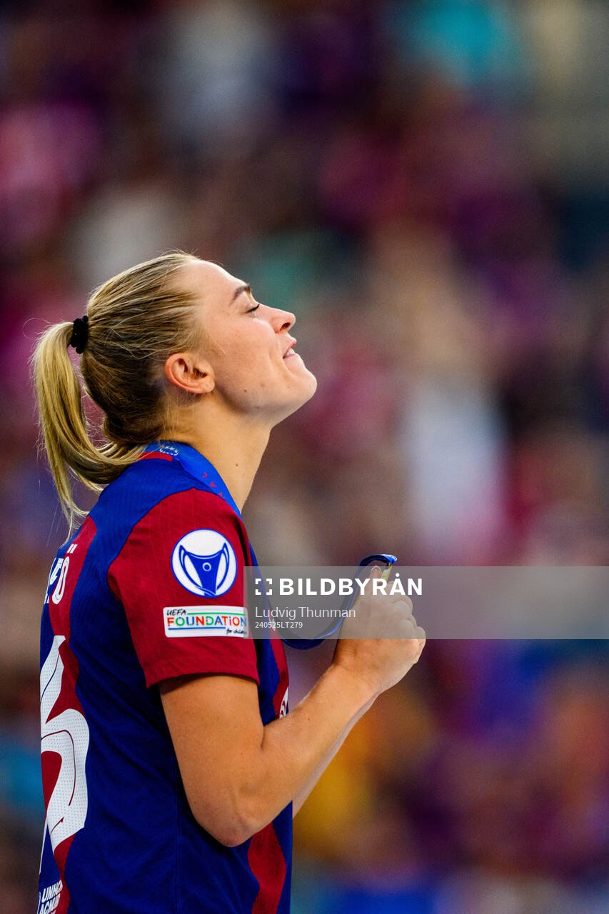 Fridolina Rolfö of Barcelona celebrates