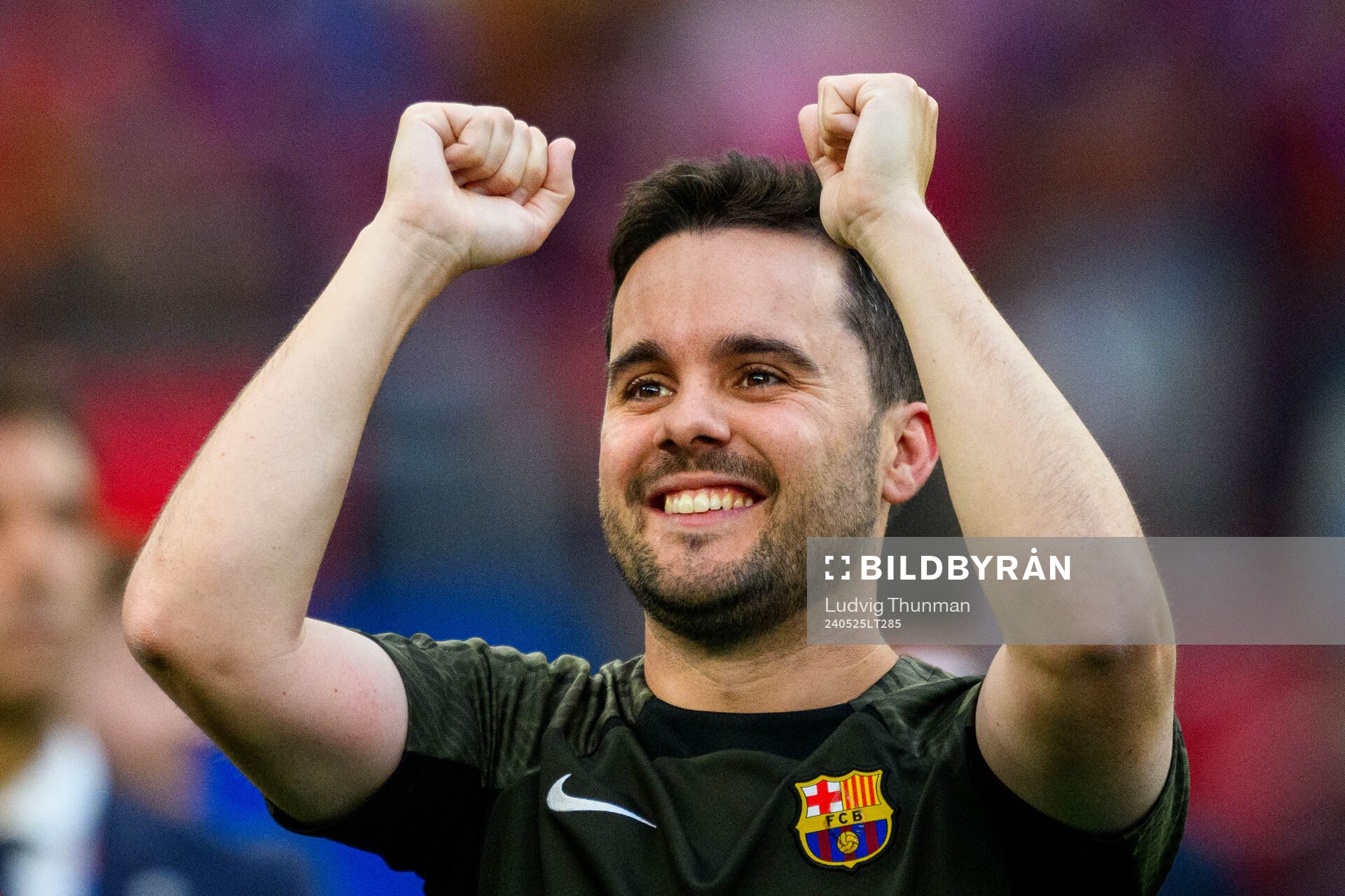Head coach Jonatan Giráldez of Barcelona  celebrates