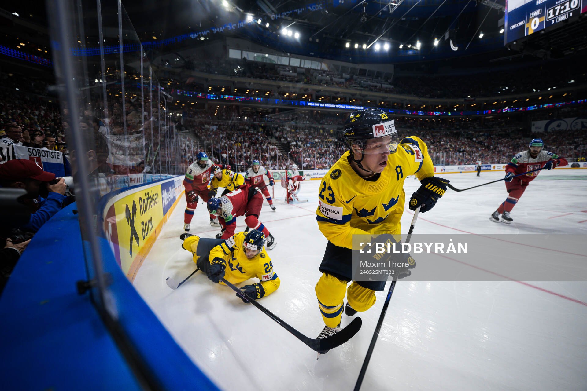 Lucas Raymond and Pontus Holmberg of Sweden