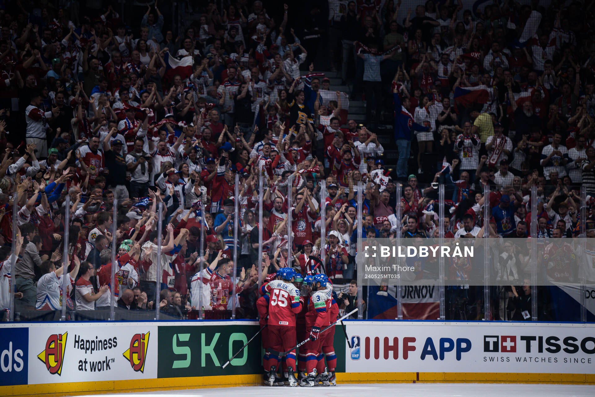 David Kämpf of Czech Republic celebrates with team mates
