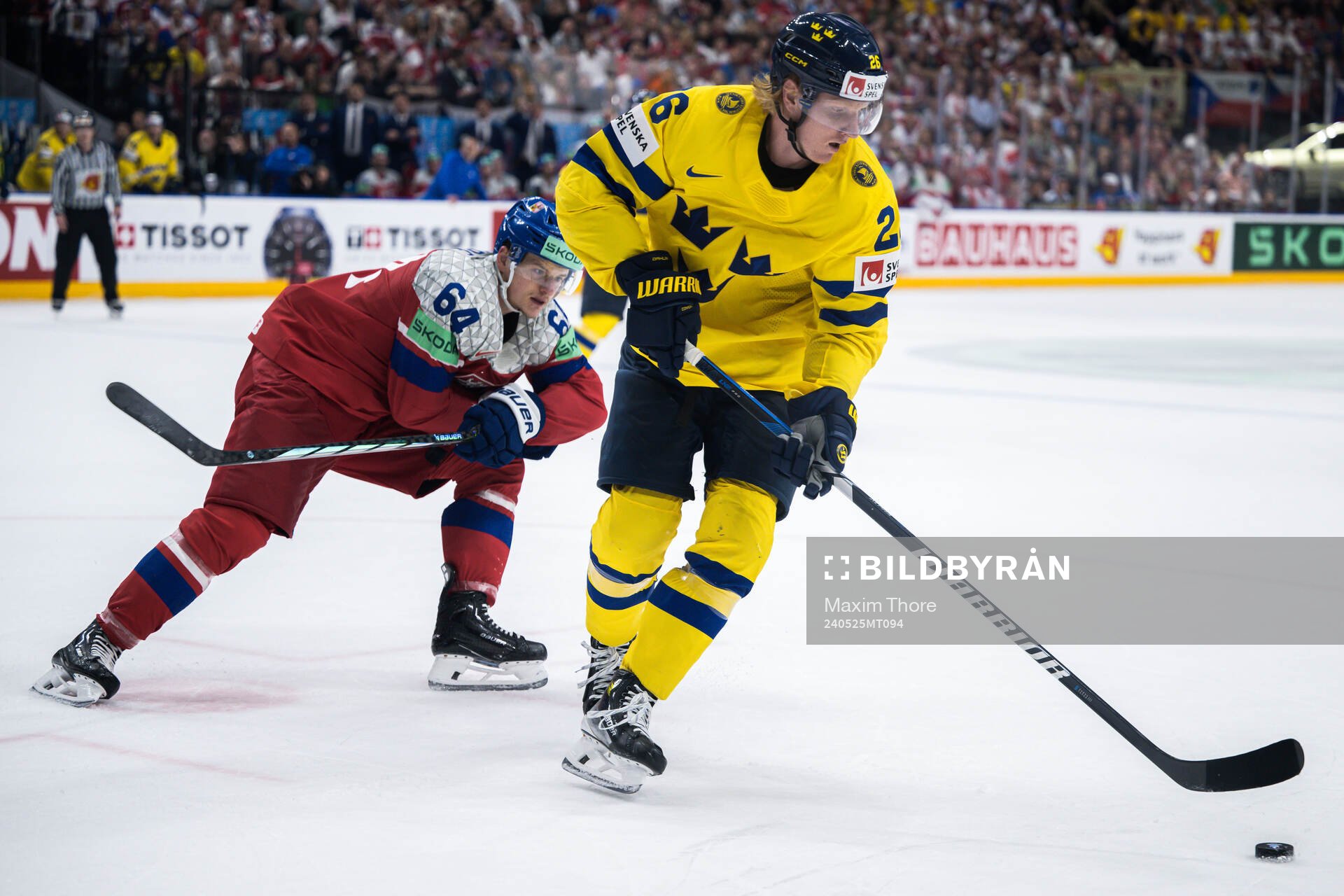 David Kämpf of Czech Republic and Rasmus Dahlin of Sweden