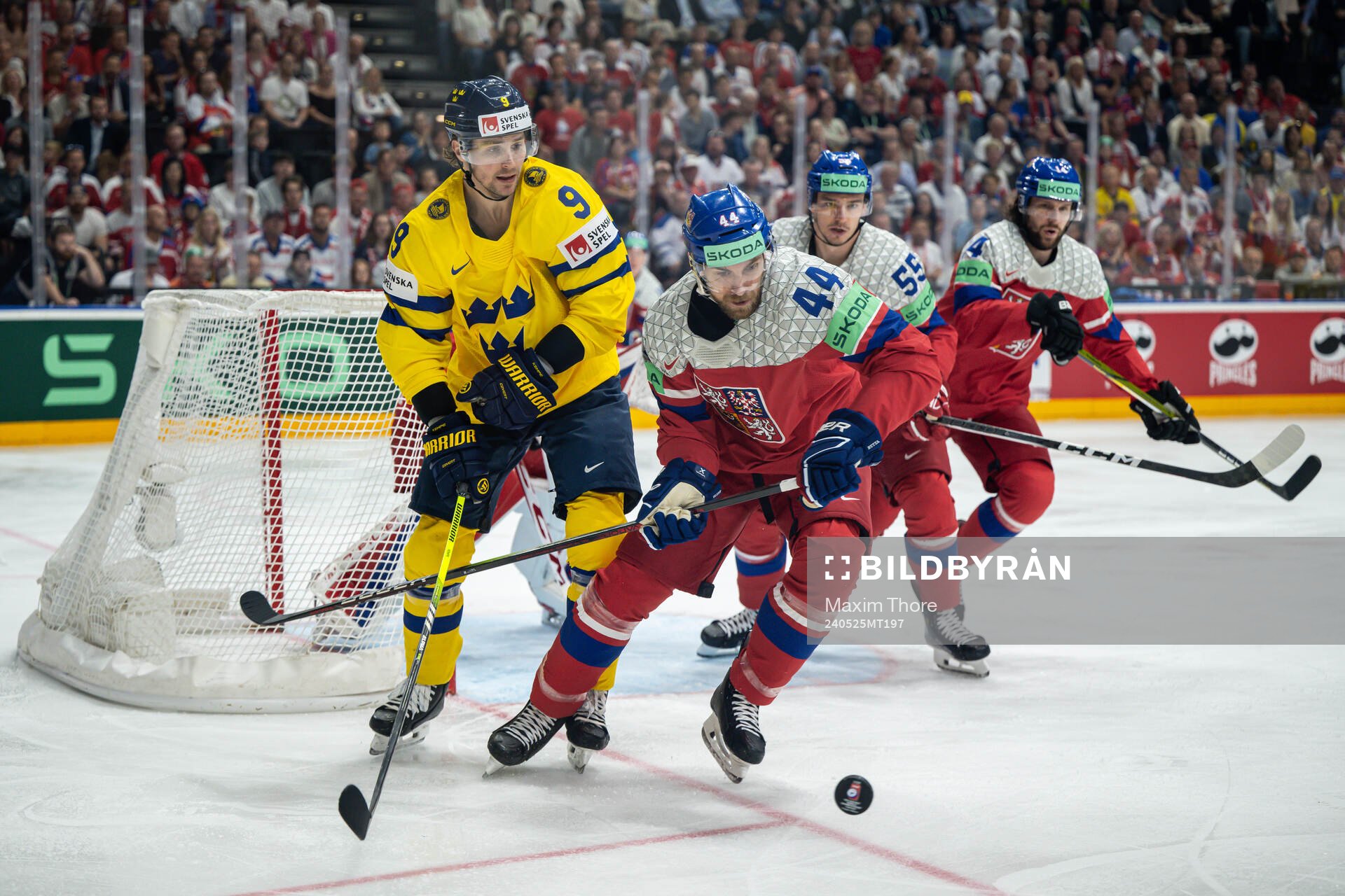 Adrian Kempe of Sweden and Jan Rutta of Czech
