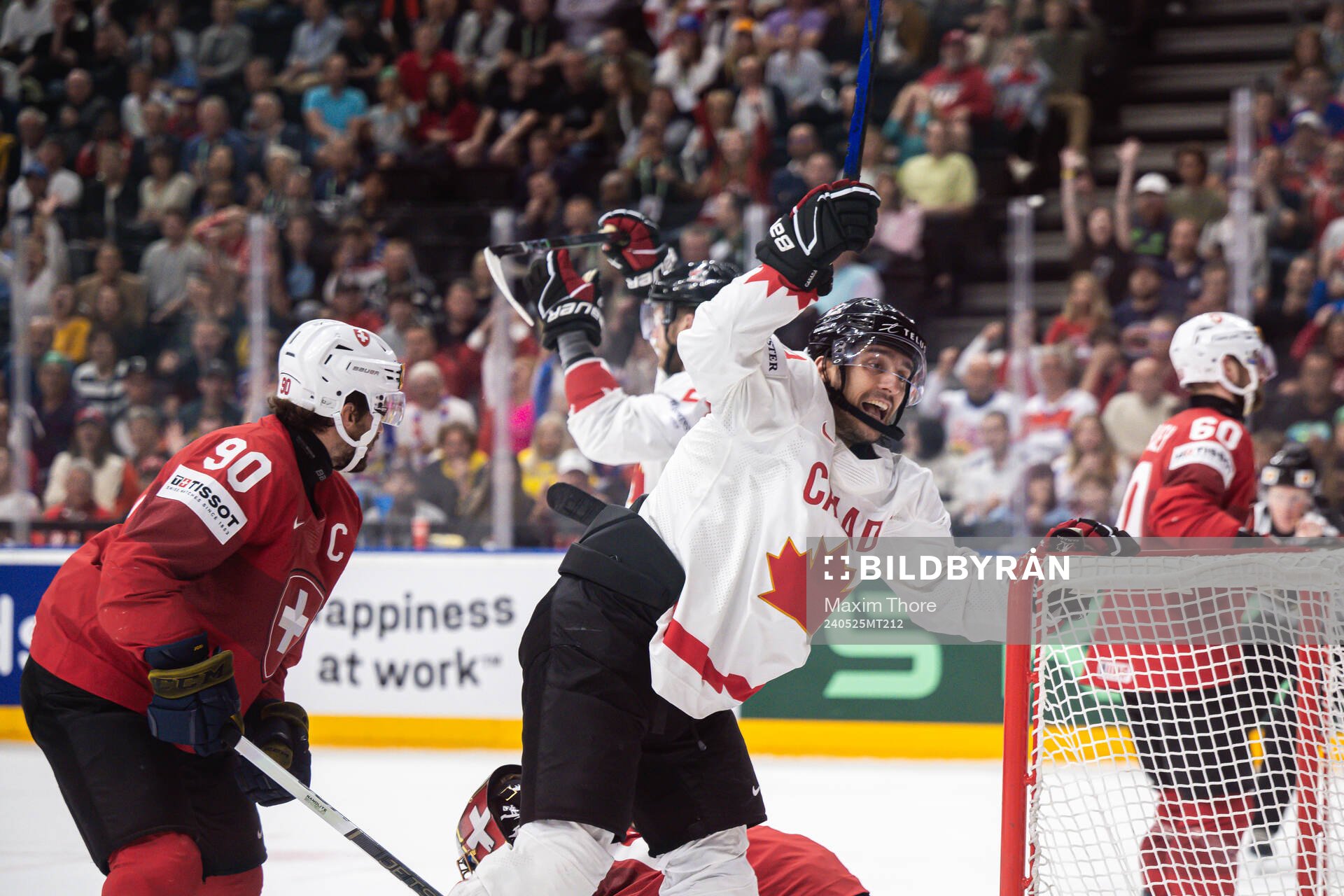 Brandon Tanev of Canada celebrates the 1-2 goal