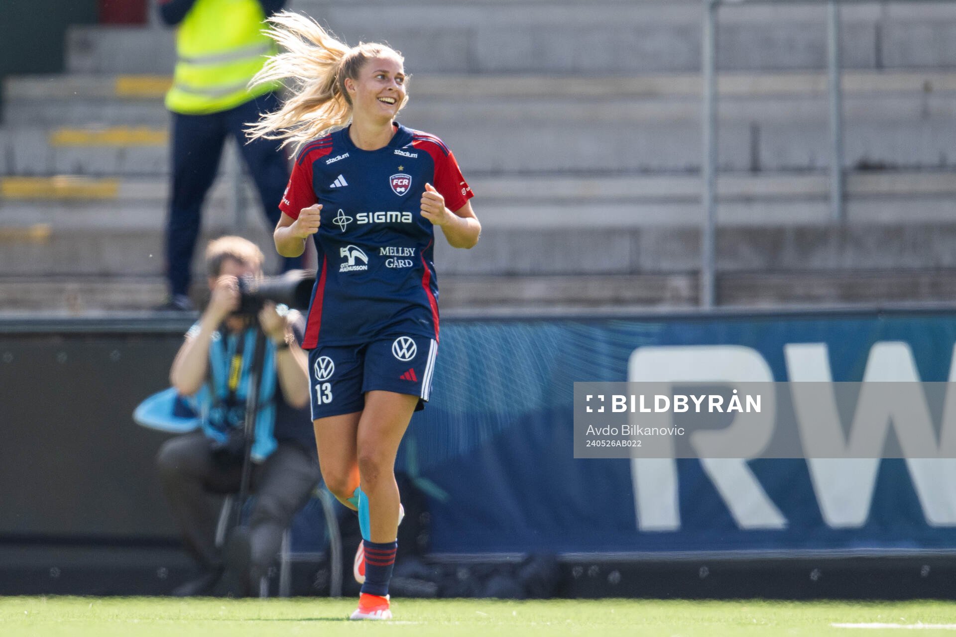 FC Rosengårds Olivia Holdt jublar