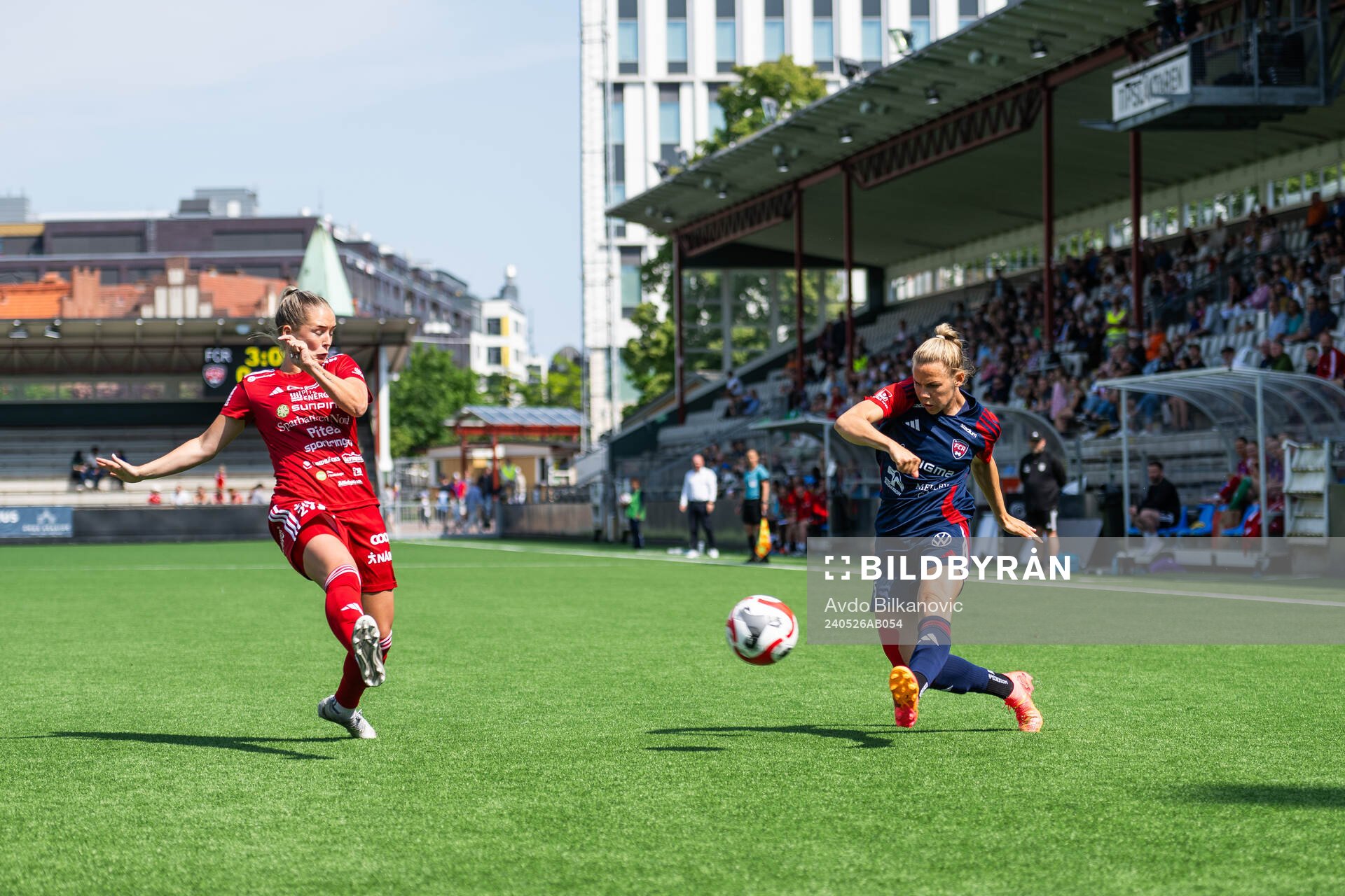 FC Rosengårds Jessica Wik och Piteås Ronja Aronsson