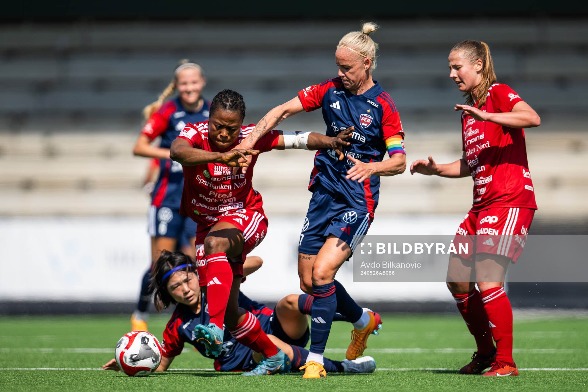 FC Rosengårds Caroline Seger och Piteås Faith Ikidi