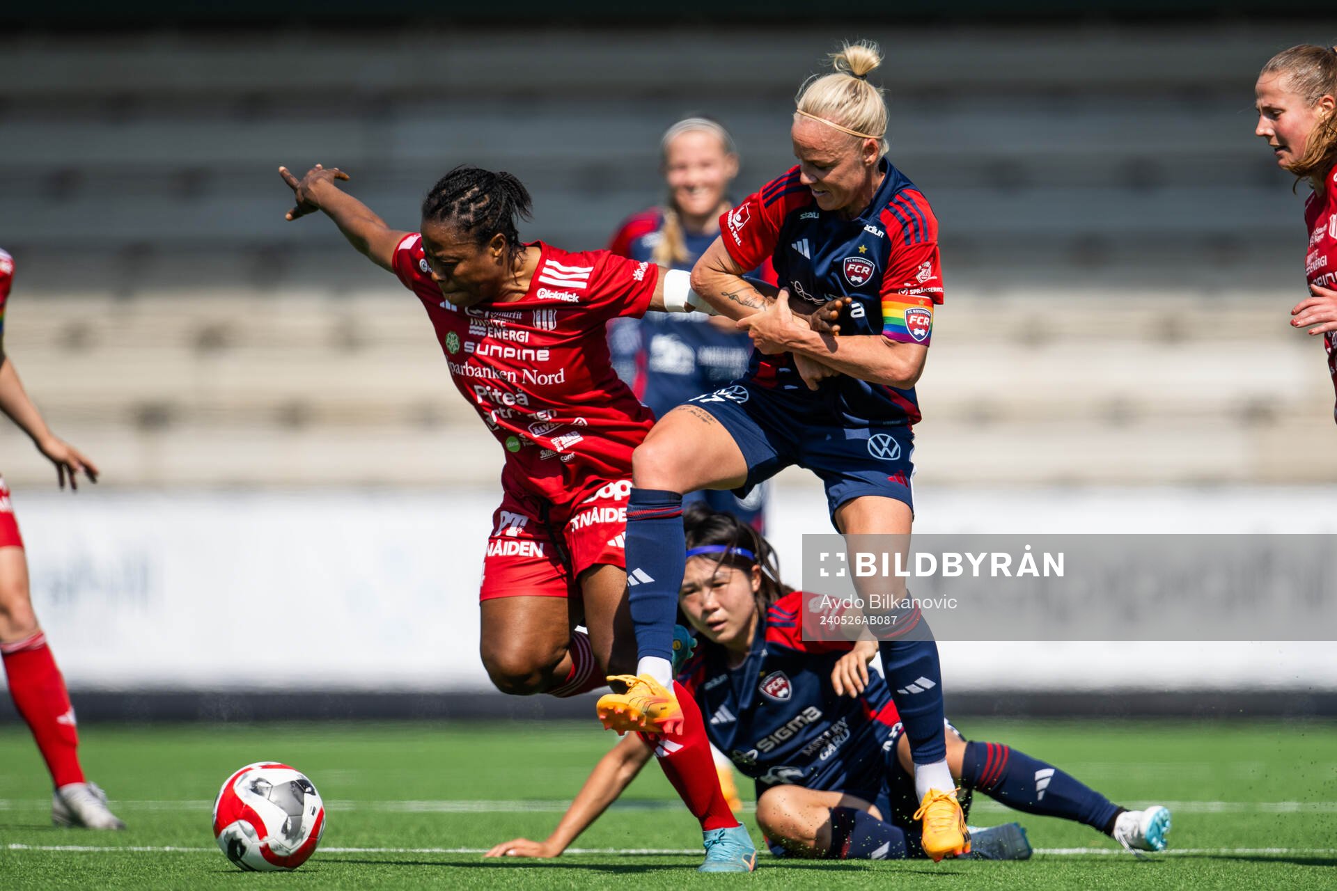 FC Rosengårds Caroline Seger och Piteås Faith Ikidi