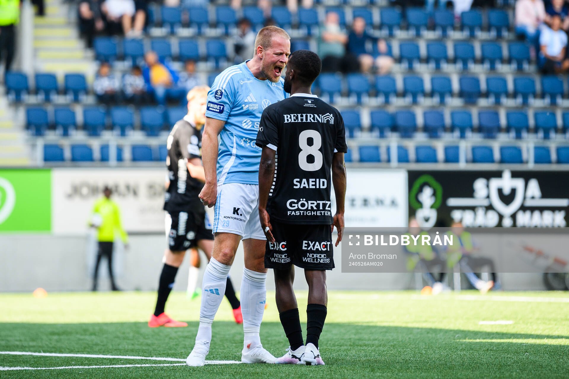 Gefles Anton Lundin och Örebros Mohammed Khalid Saeid under fotbollsmatchen i Superettan mellan Gefle och Örebro den 26 maj 2024 i Gävle. 