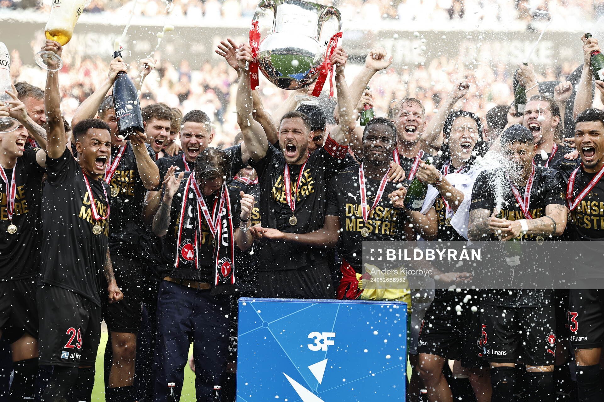 Midtjyllands spelare jublar