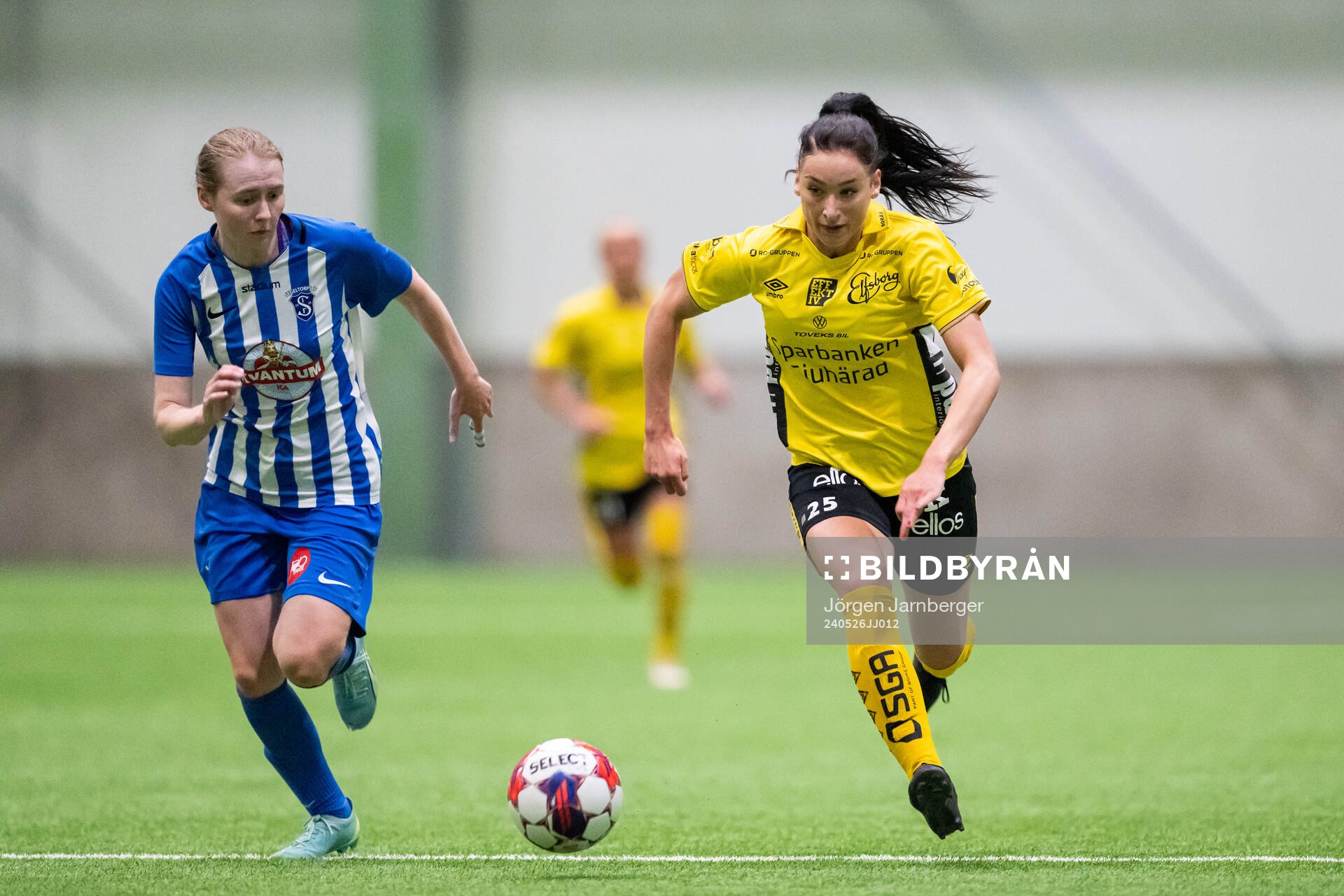 Segeltorps IFs Melina Egegård och Elfsborgs Izabella