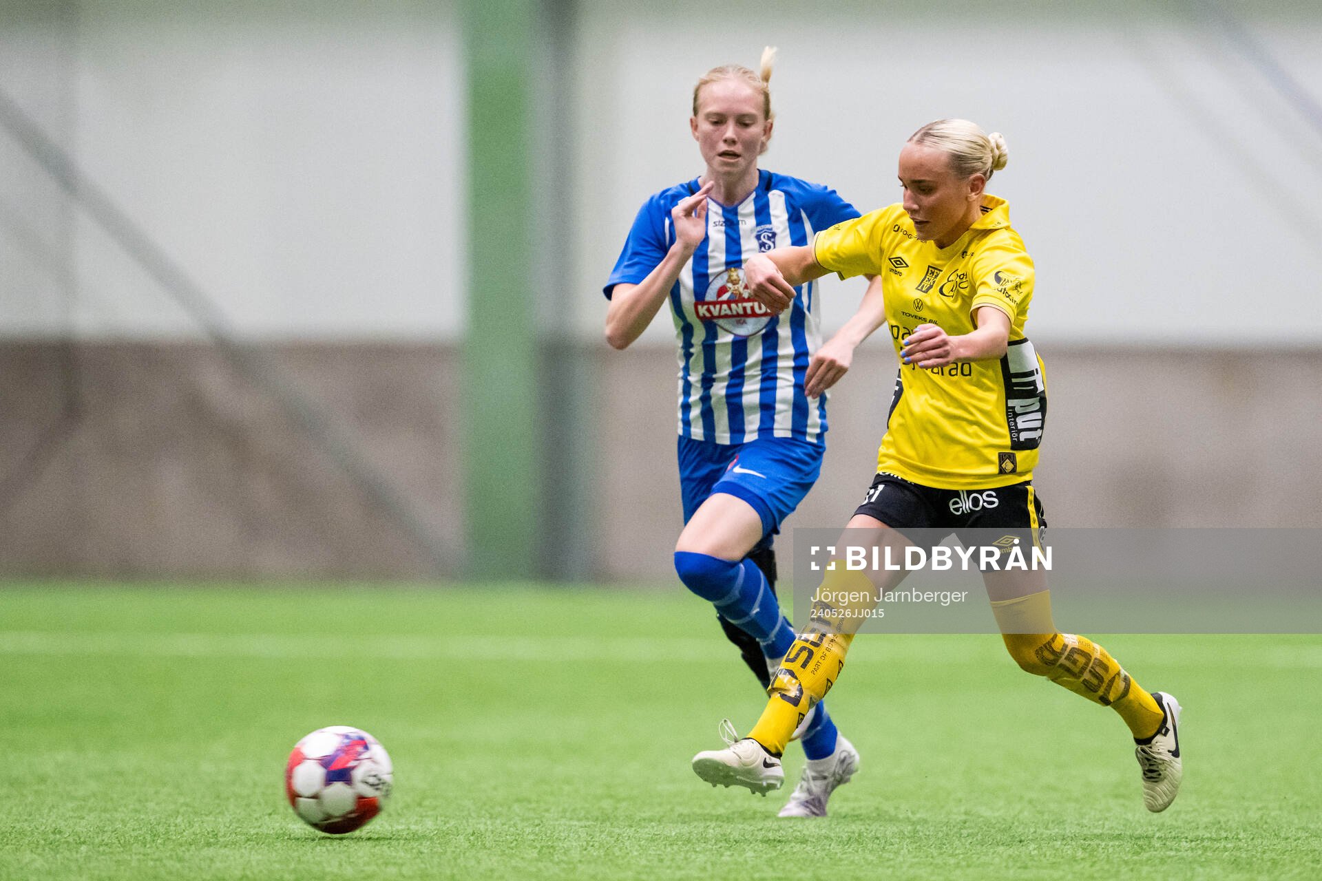 Segeltorps IFs Emma Sjöberg och Elfsborgs Tea Skoglund