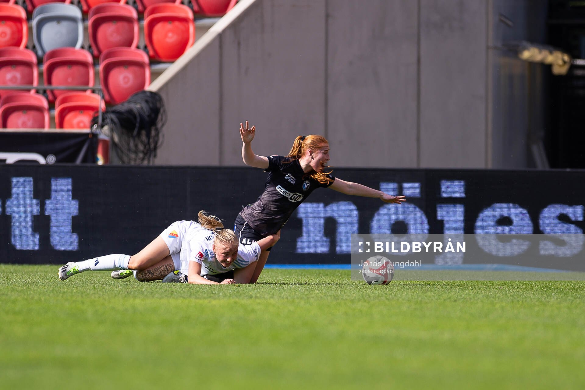 Djurgårdens Stinalisa Johansson och Växjö DFFs Tilde