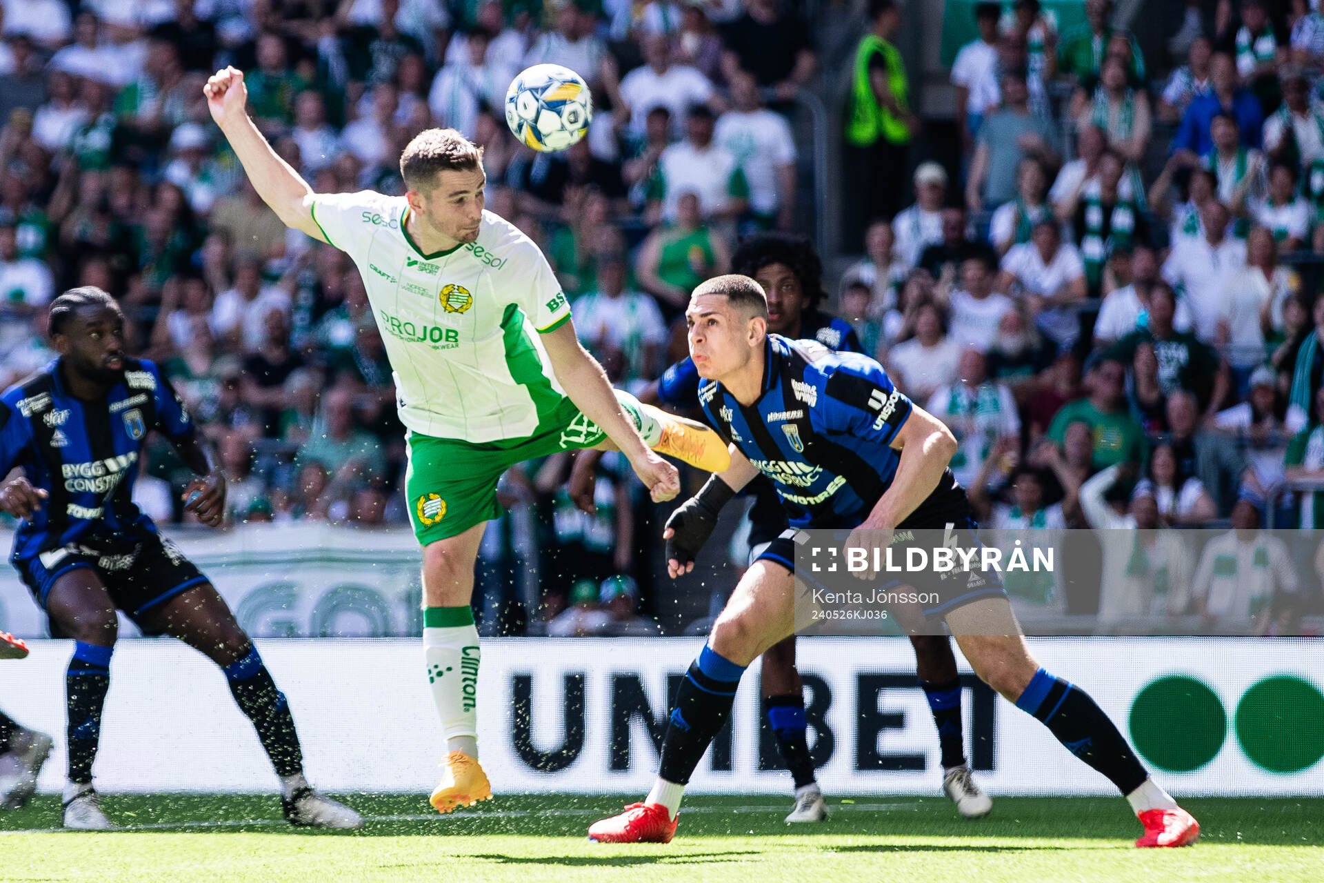 Hammarbys Oscar Johansson Schellhas och Sirius Yousef Salech