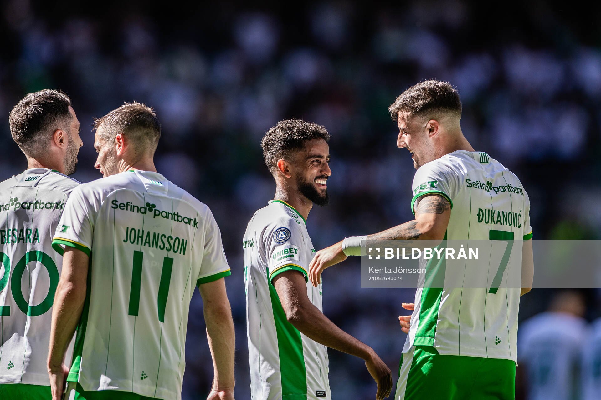 Hammarbys Tesfaldet Tekie och Viktor Djukanović jublar