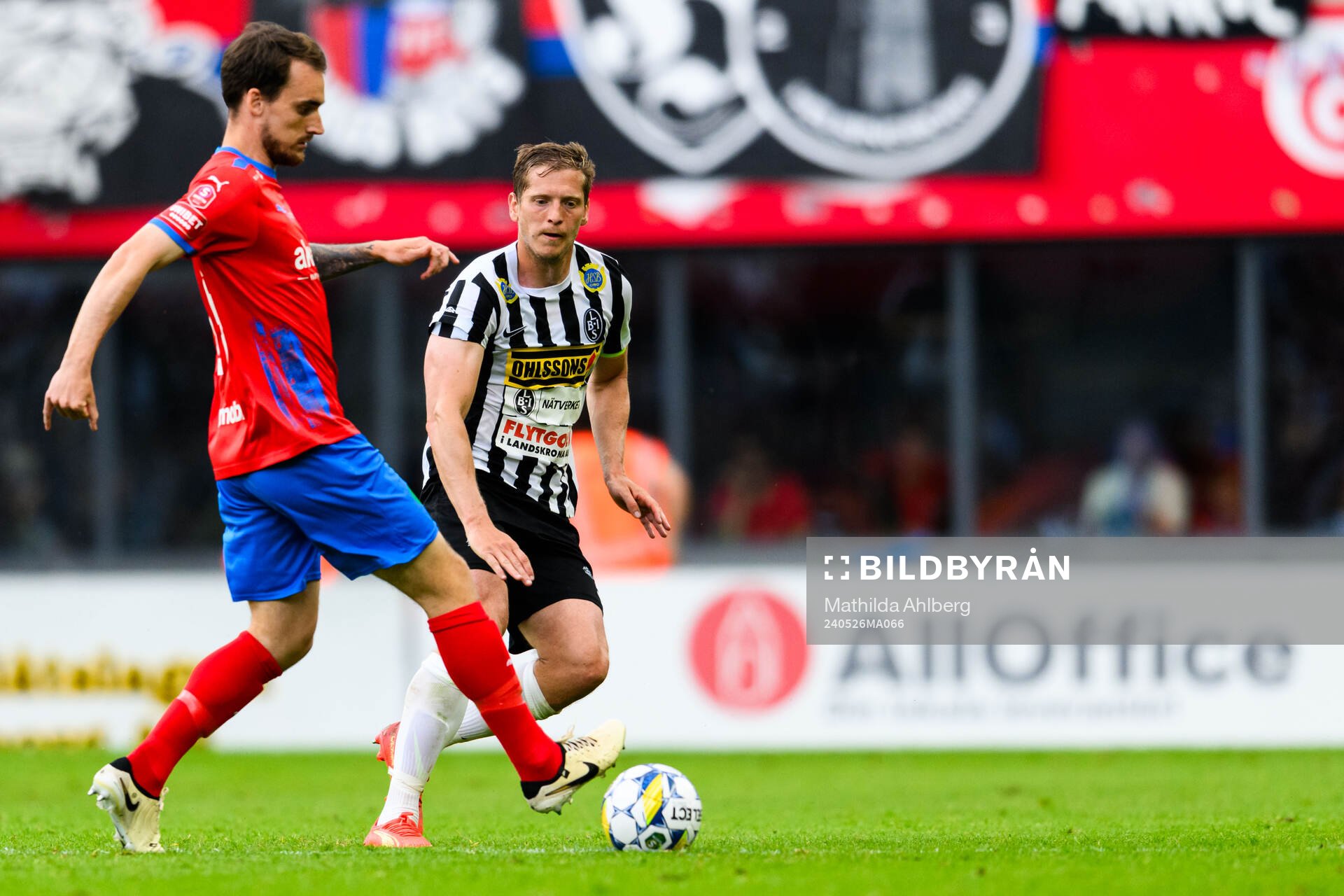 Helsingborgs Adam Hellborg och Landskronas Philip Andersson