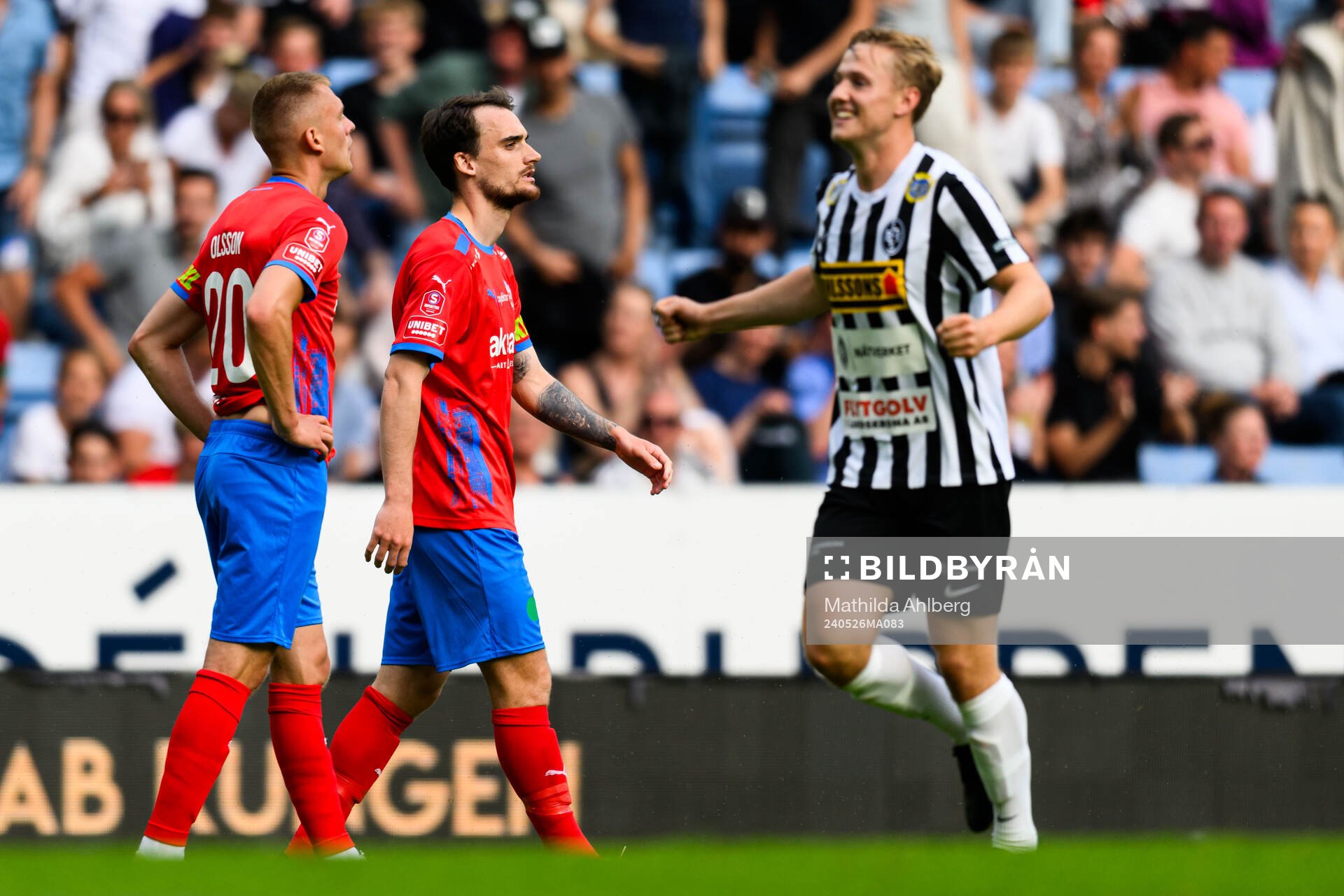 Helsingborgs Dennis Olsson och Adam Hellborg deppar och