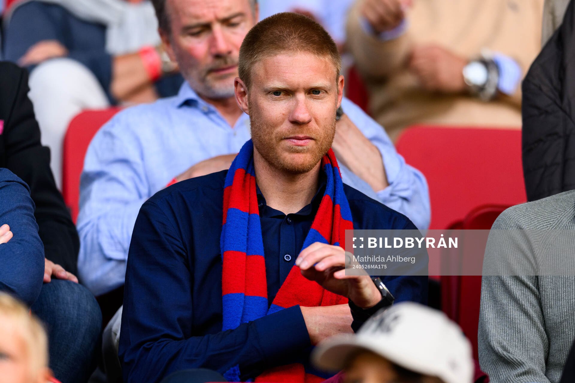 Markus Holgersson på läktaren