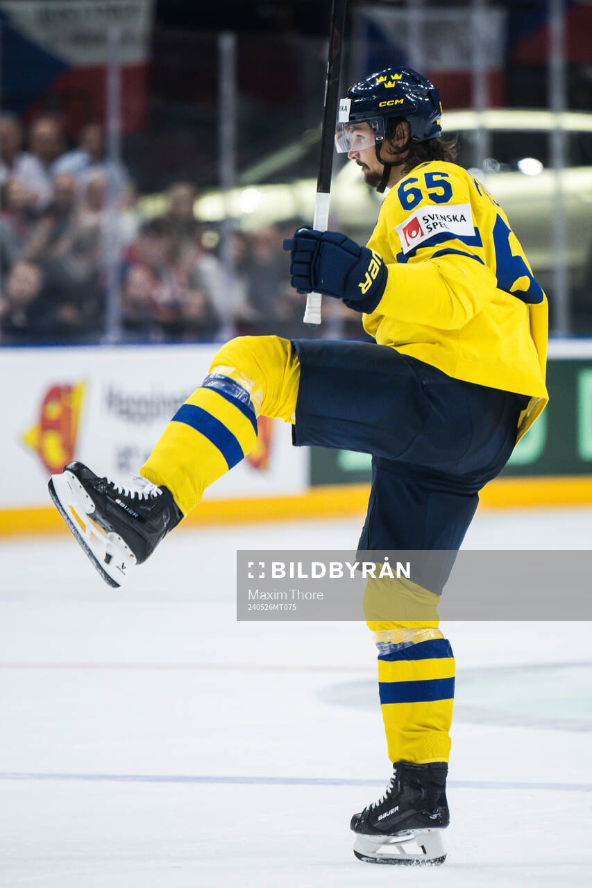 Erik Karlsson of Sweden celebrates