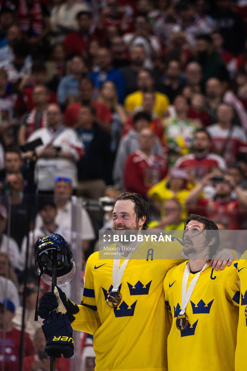 Victor Hedman and Erik Karlsson of Sweden