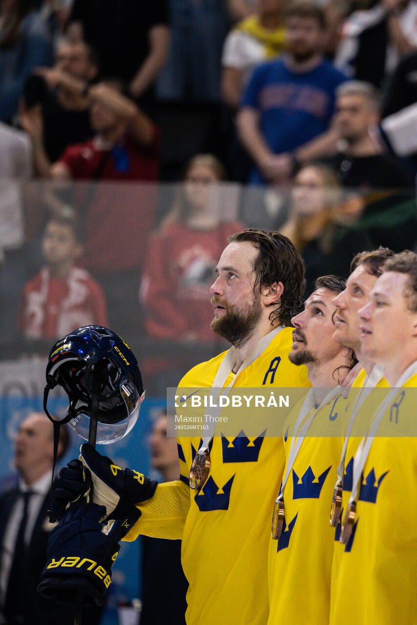 Victor Hedman and Erik Karlsson of Sweden