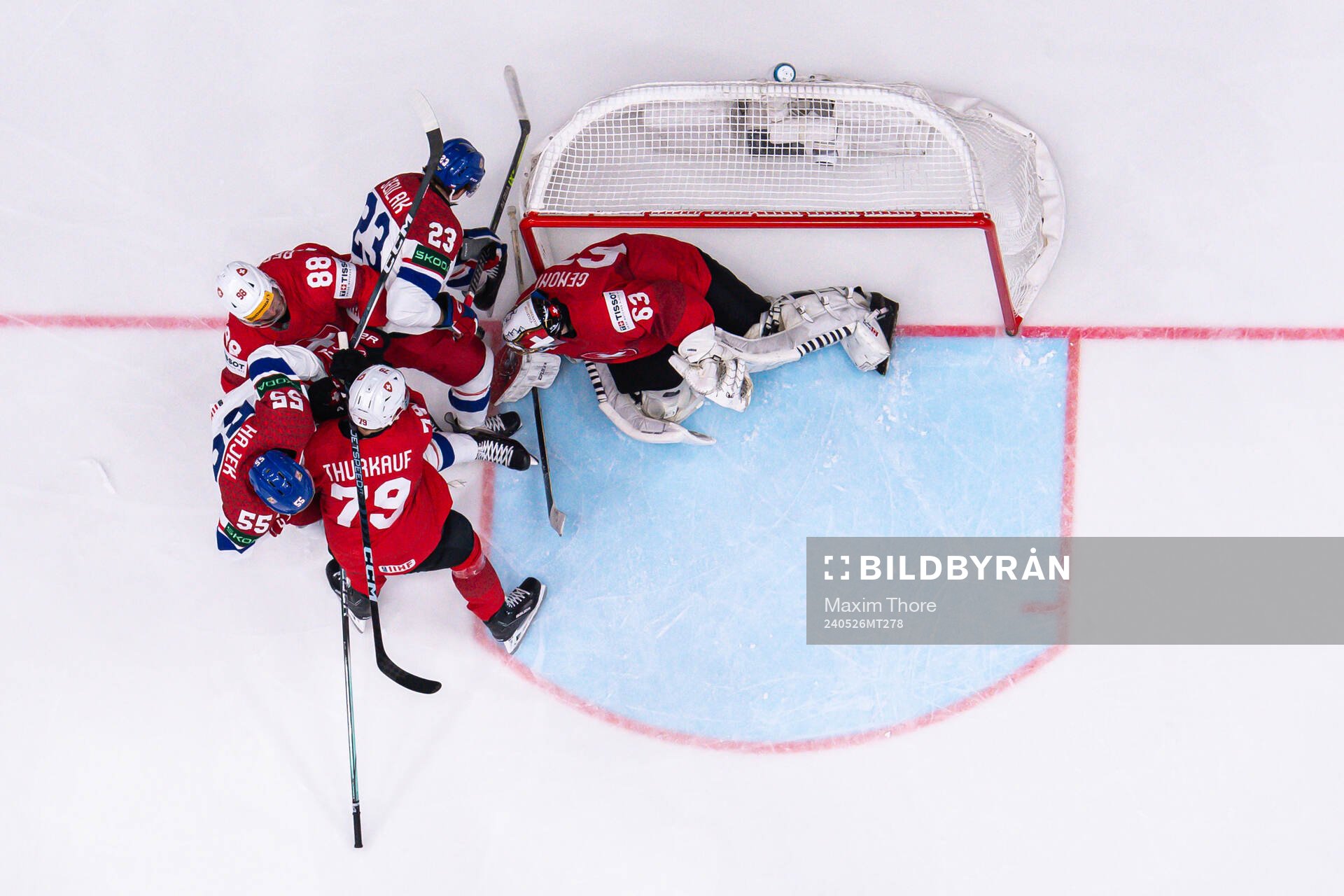 Goaltender Leonardo Genoni of Switzerland