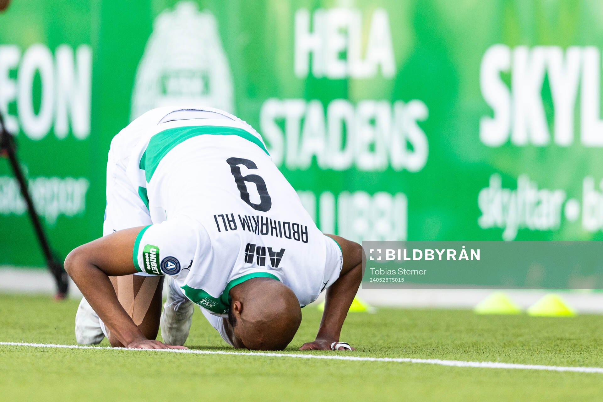 Västerås Jabir Abdihakim Ali jublar efter 1-0 under fotbollsmatchen i Allsvenskan mellan Västerås och Brommapojkarna den 26 maj 2024 i Västerås. 