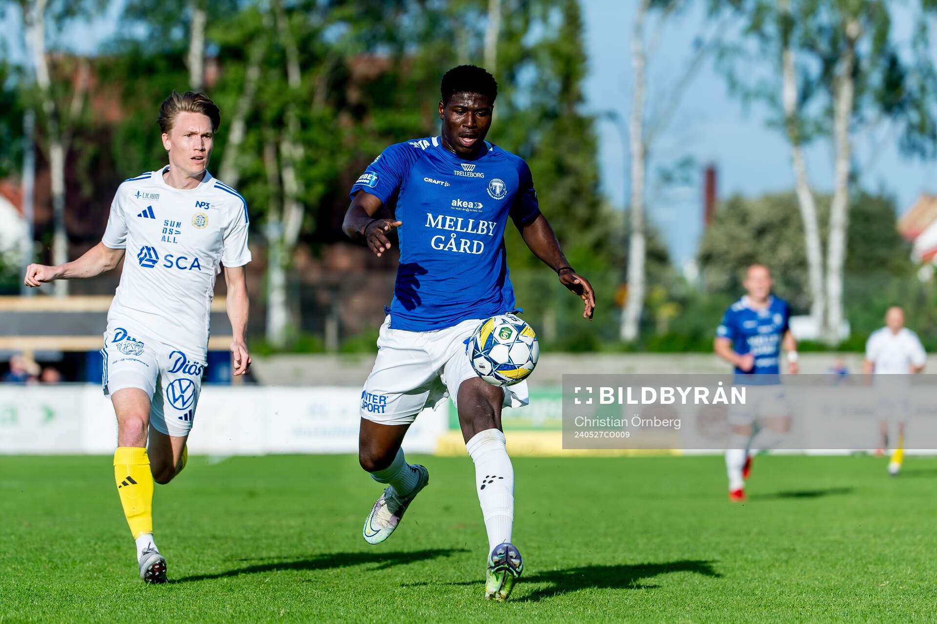 GIF Sundsvalls Marcus Burman och Trelleborgs Abel Ogwuche
