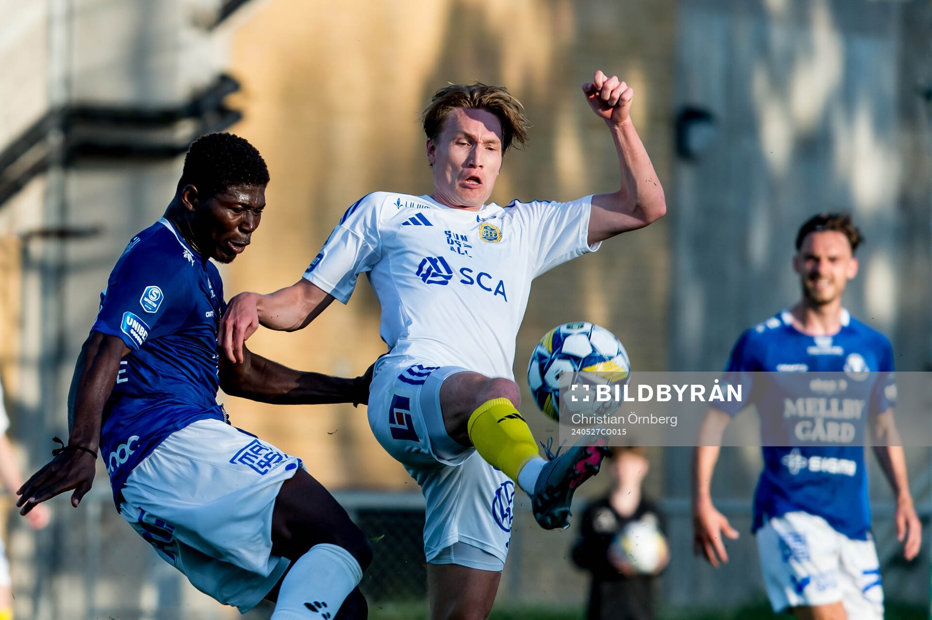 GIF Sundsvalls Marcus Burman och Trelleborgs Abel Ogwuche