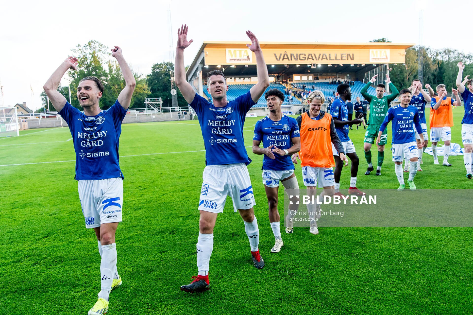 Trelleborgs spelare jublar efter fotbollsmatchen i Superettan mellan Trelleborg och GIF Sundsvall den 27 maj 2024 i Trelleborg.