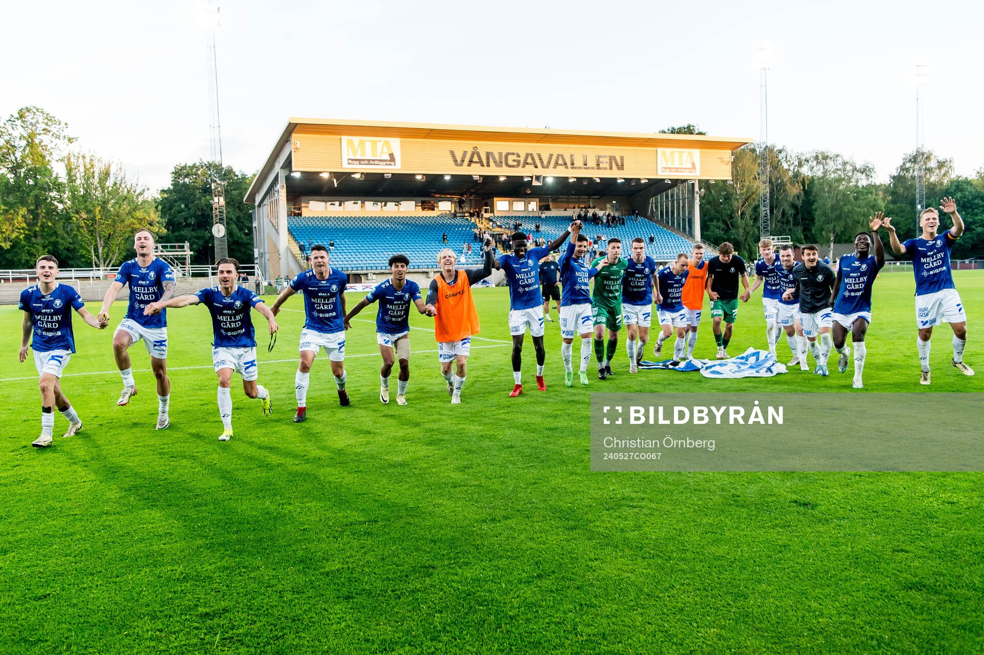 Trelleborgs spelare jublar efter fotbollsmatchen i Superettan mellan Trelleborg och GIF Sundsvall den 27 maj 2024 i Trelleborg.