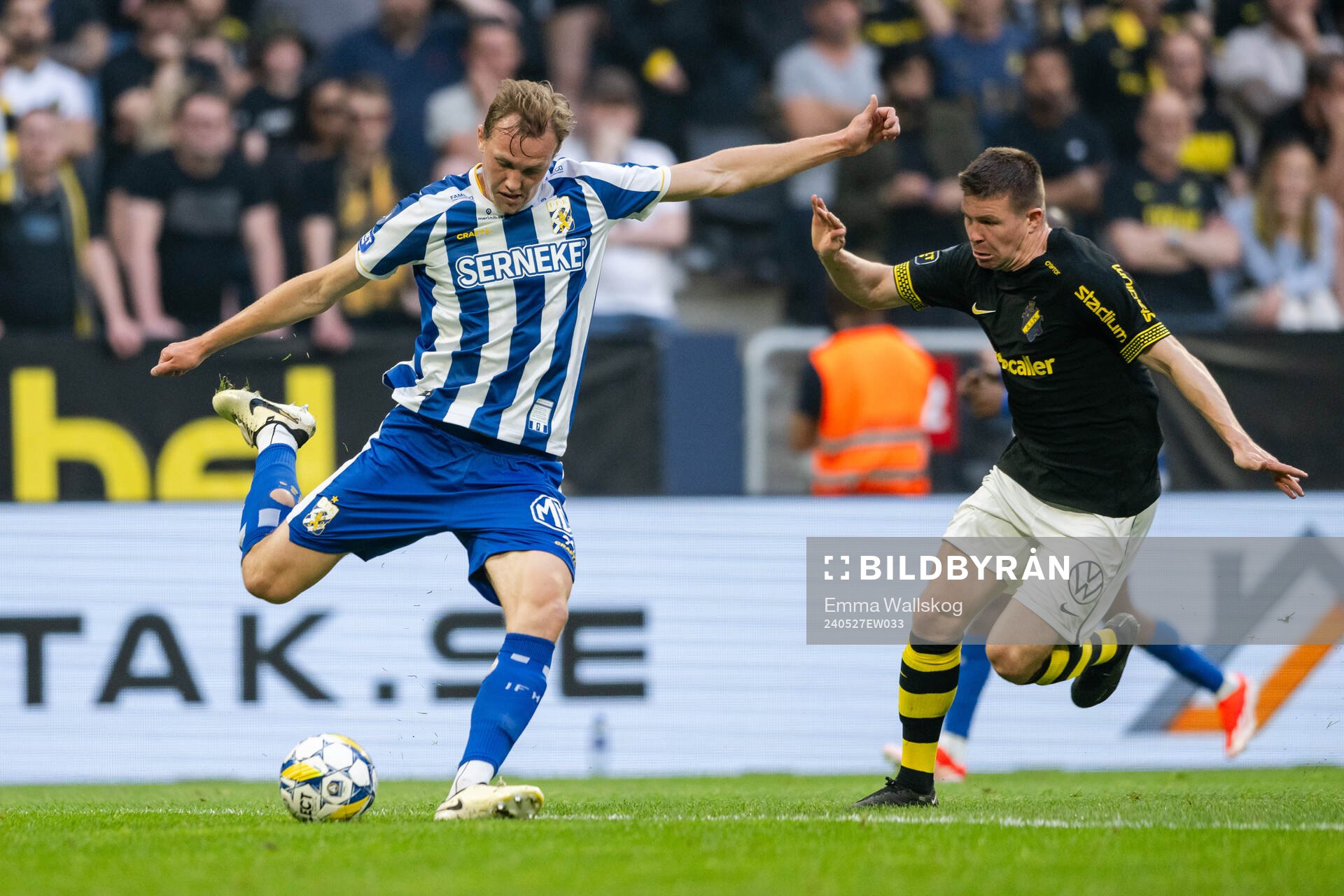 IFK Göteborgs Adam Carlén och AIKs Mads Døhr Thychosen