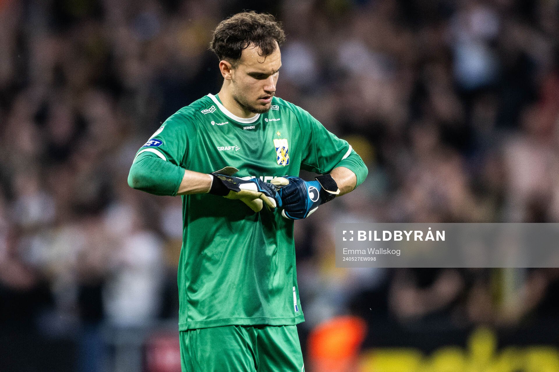 IFK Göteborgs målvakt Elis Bishesari deppar