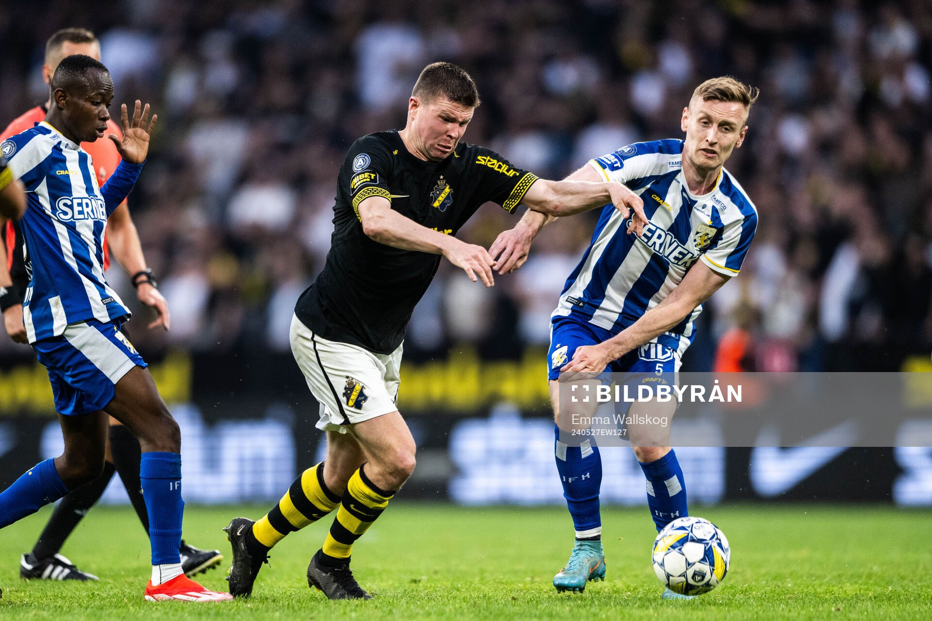 AIKs Mads Døhr Thychosen och IFK Göteborgs Sebastian
