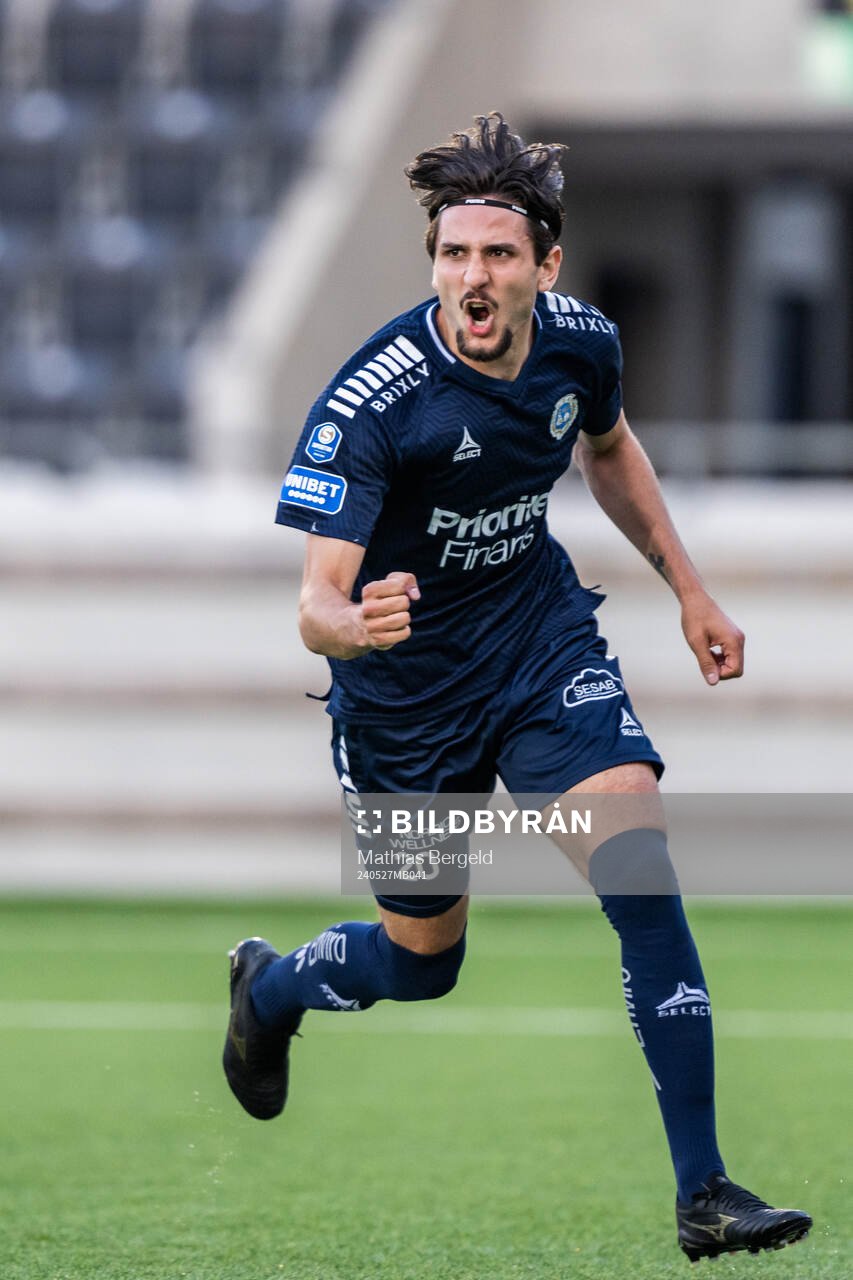 Utsiktens Filip Trpcevski jublar