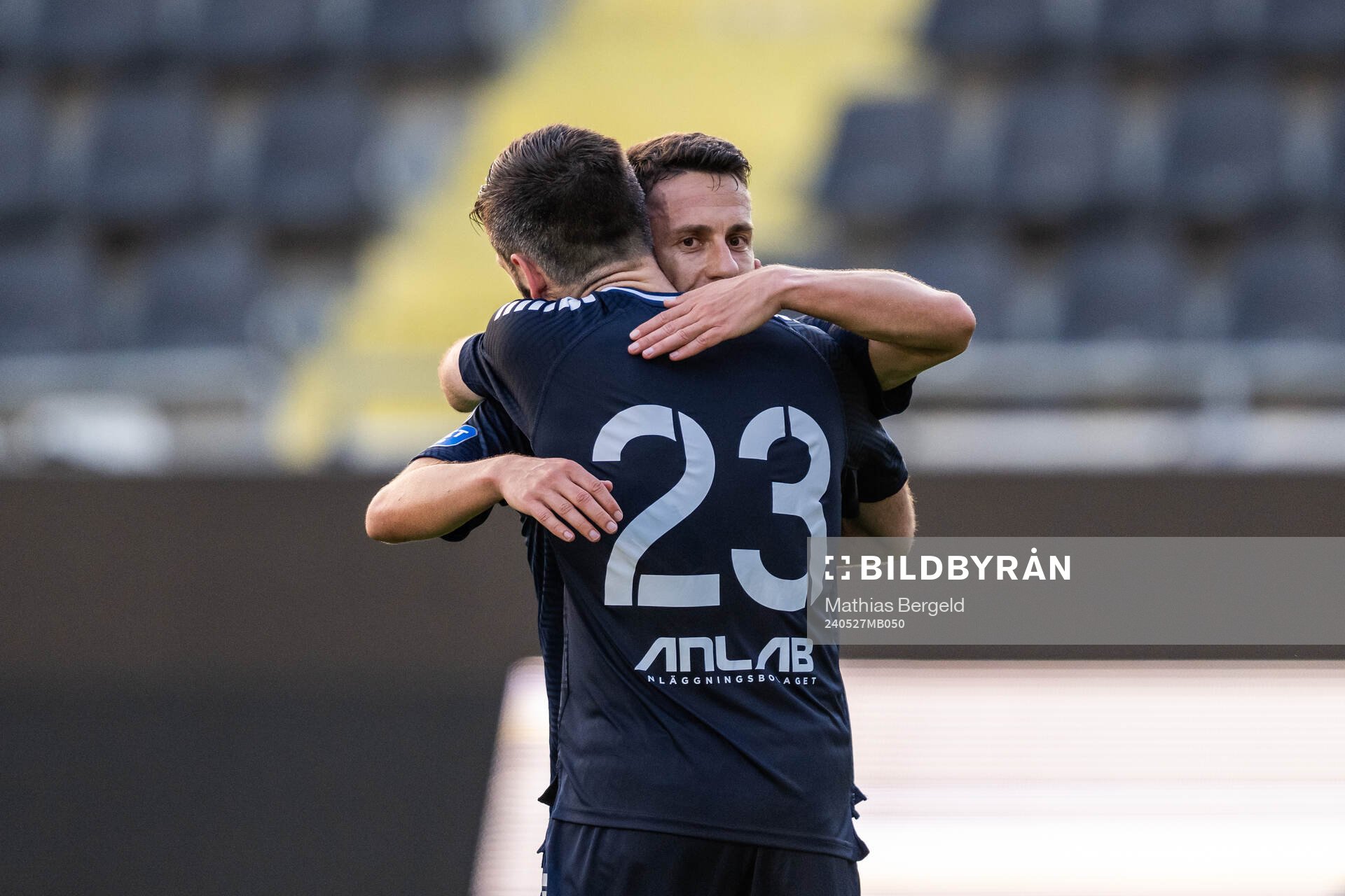 Utsiktens Predrag Randelovic och Ivo Pekalski jublar